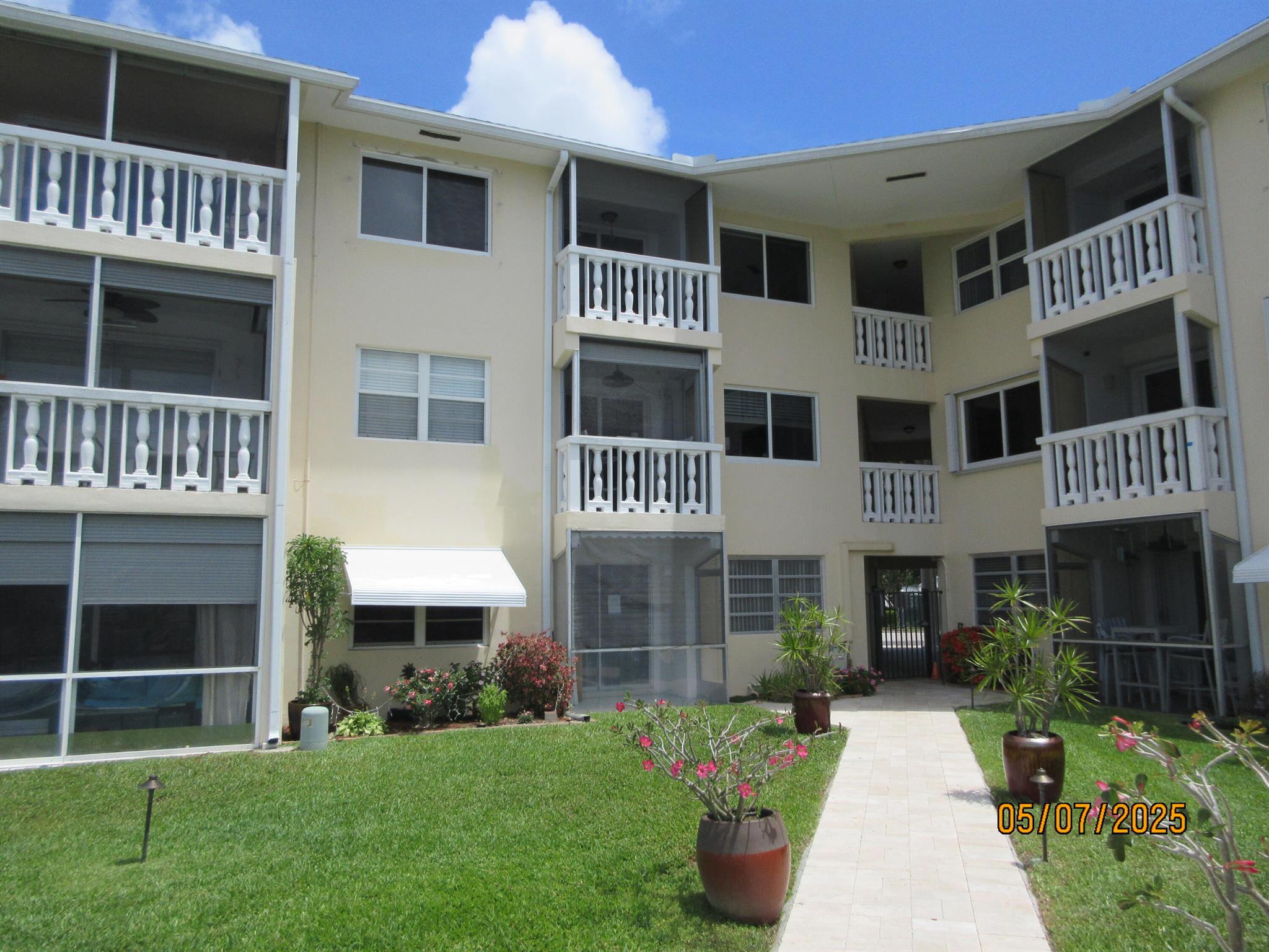 700 Pine Dr #105,Pompano Beach, FL 33060