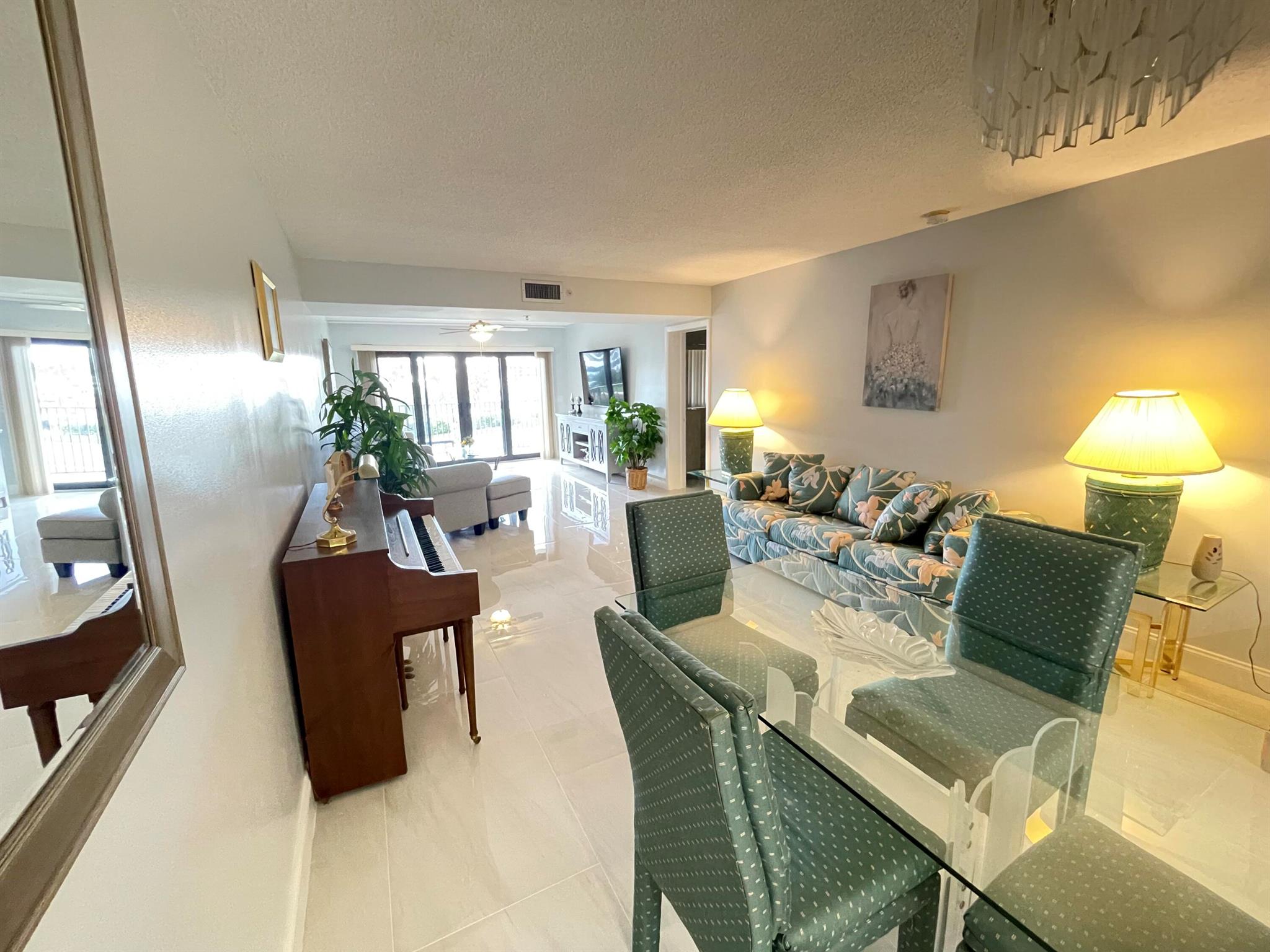 901 SW Seafarer Cir #202 Jupiter, FL 33477