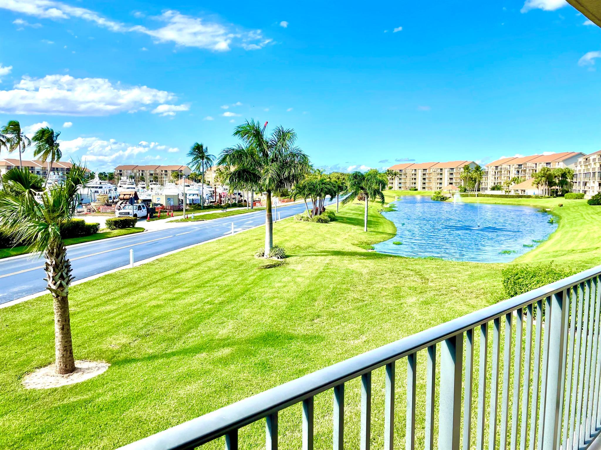 901 SW Seafarer Cir #202 Jupiter, FL 33477