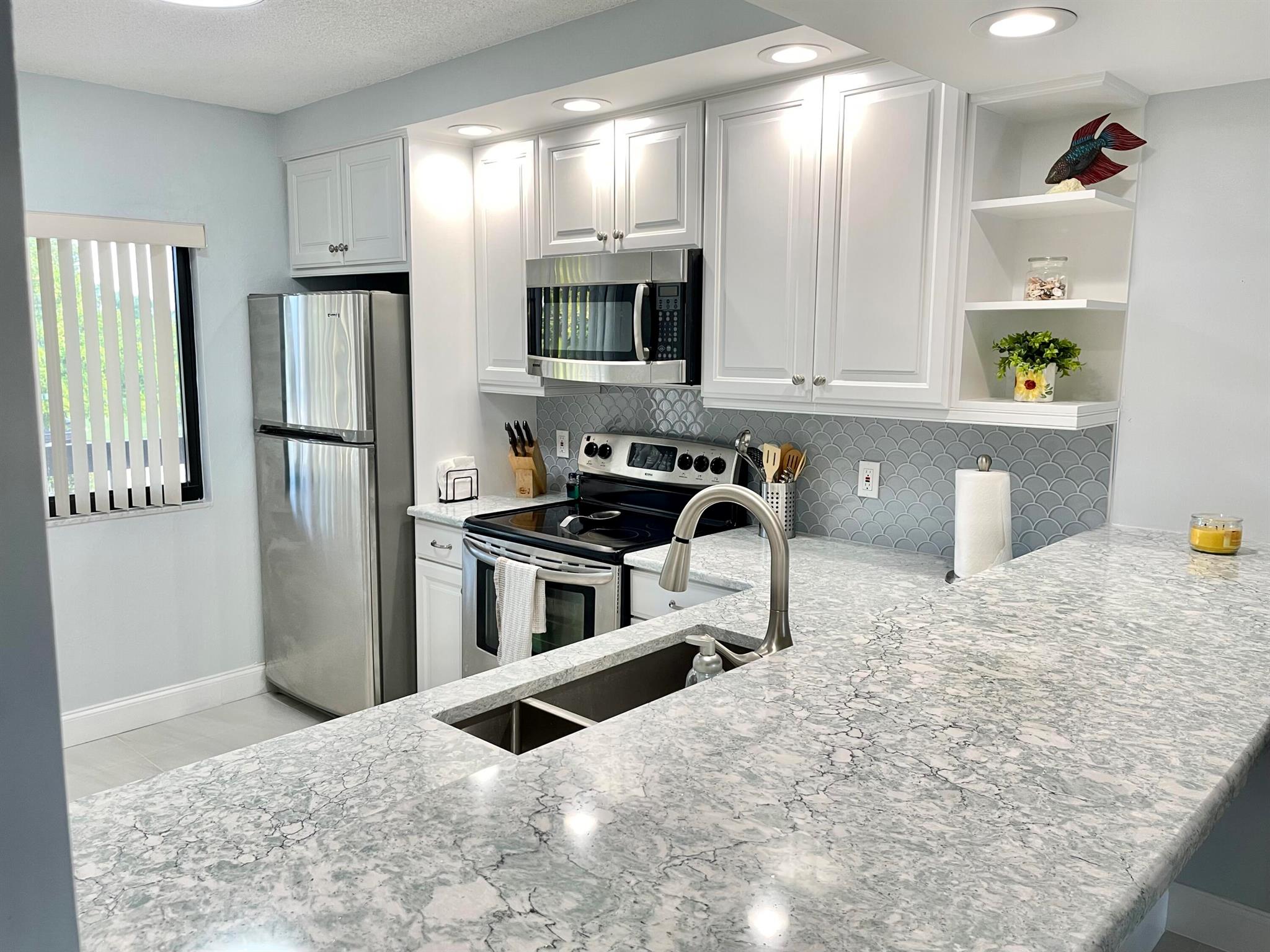 901 SW Seafarer Cir #202 Jupiter, FL 33477