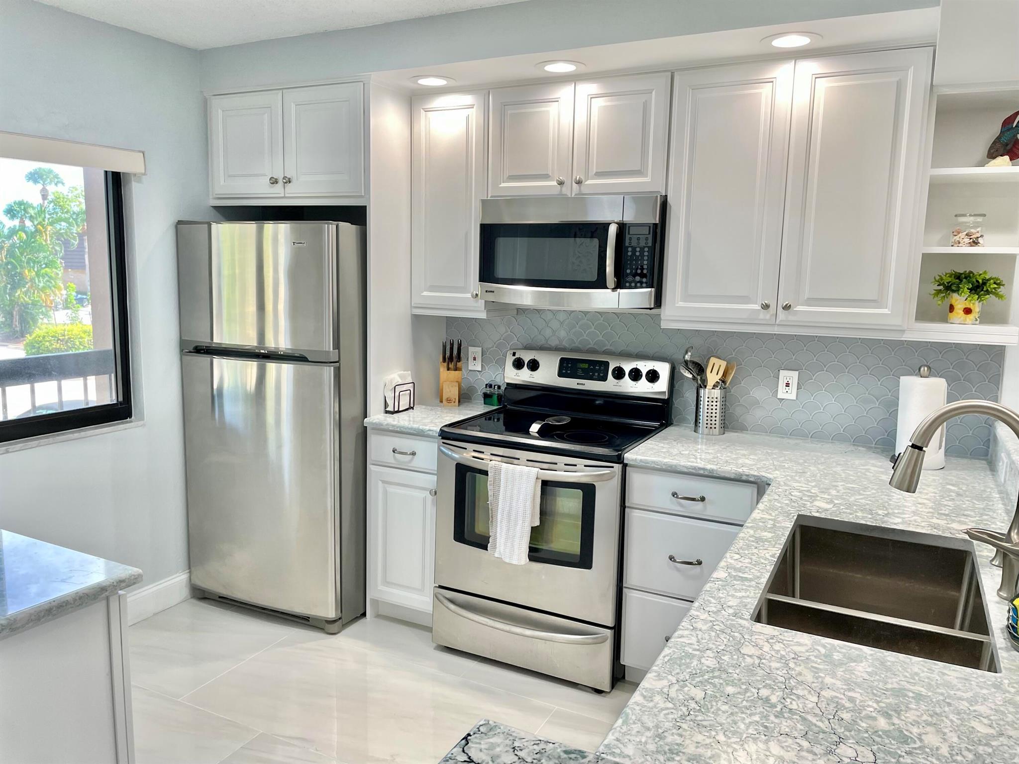 901 SW Seafarer Cir #202 Jupiter, FL 33477