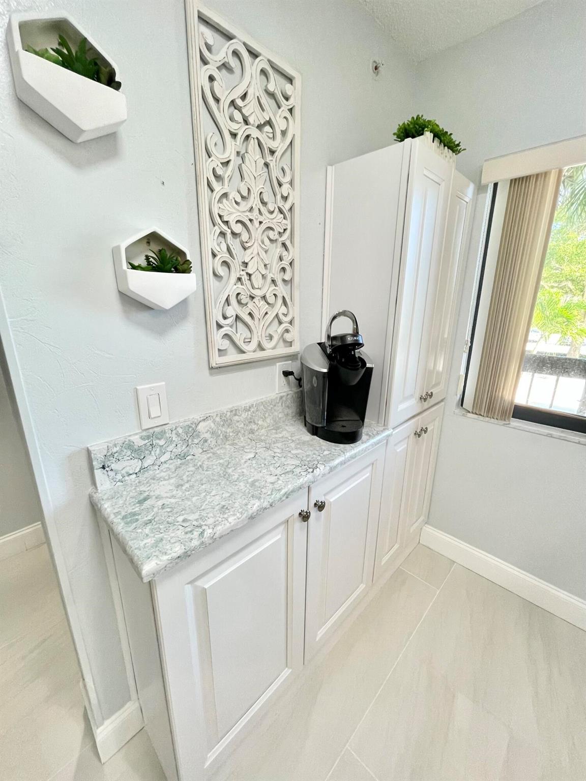 901 SW Seafarer Cir #202 Jupiter, FL 33477