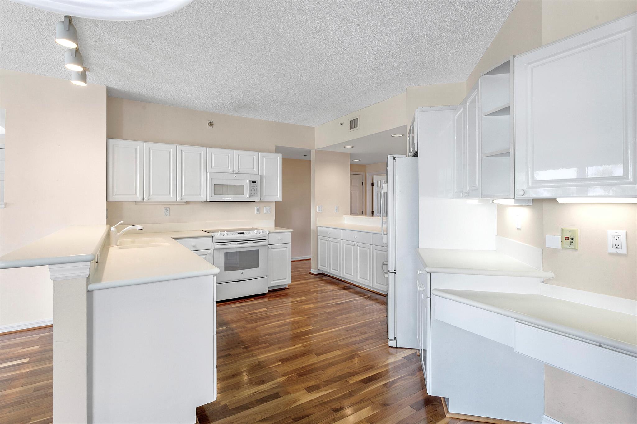 1660 S Highway A1a 222th Jupiter, FL 33477