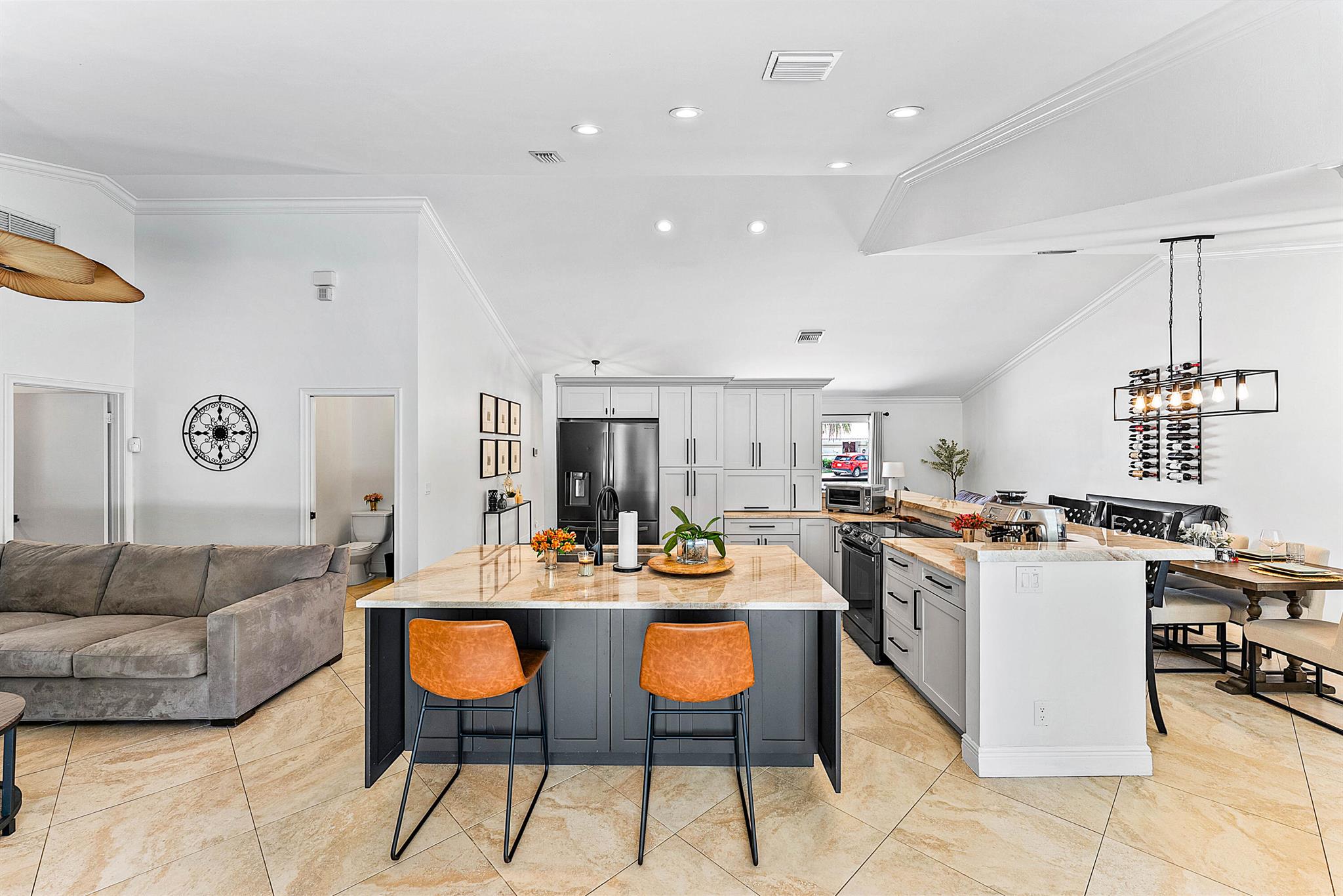 9847 Sun Pointe Dr