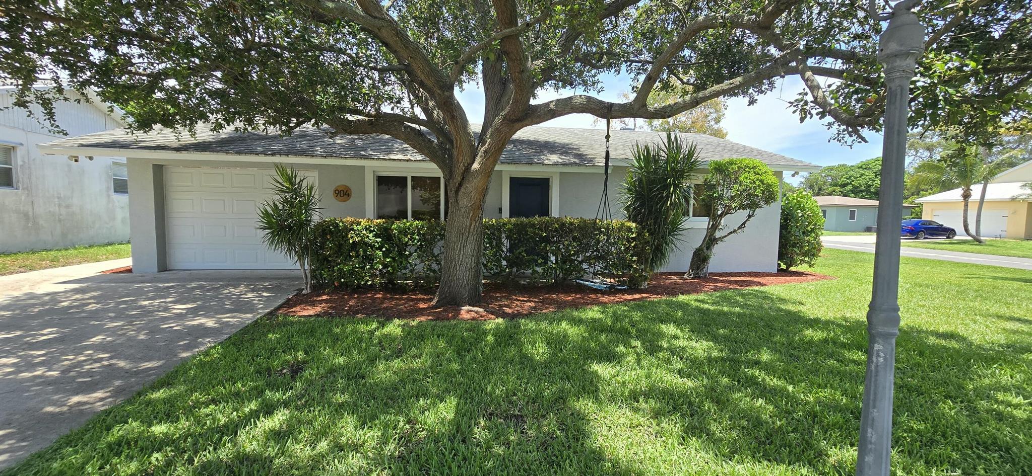 904 NW 10th Ave