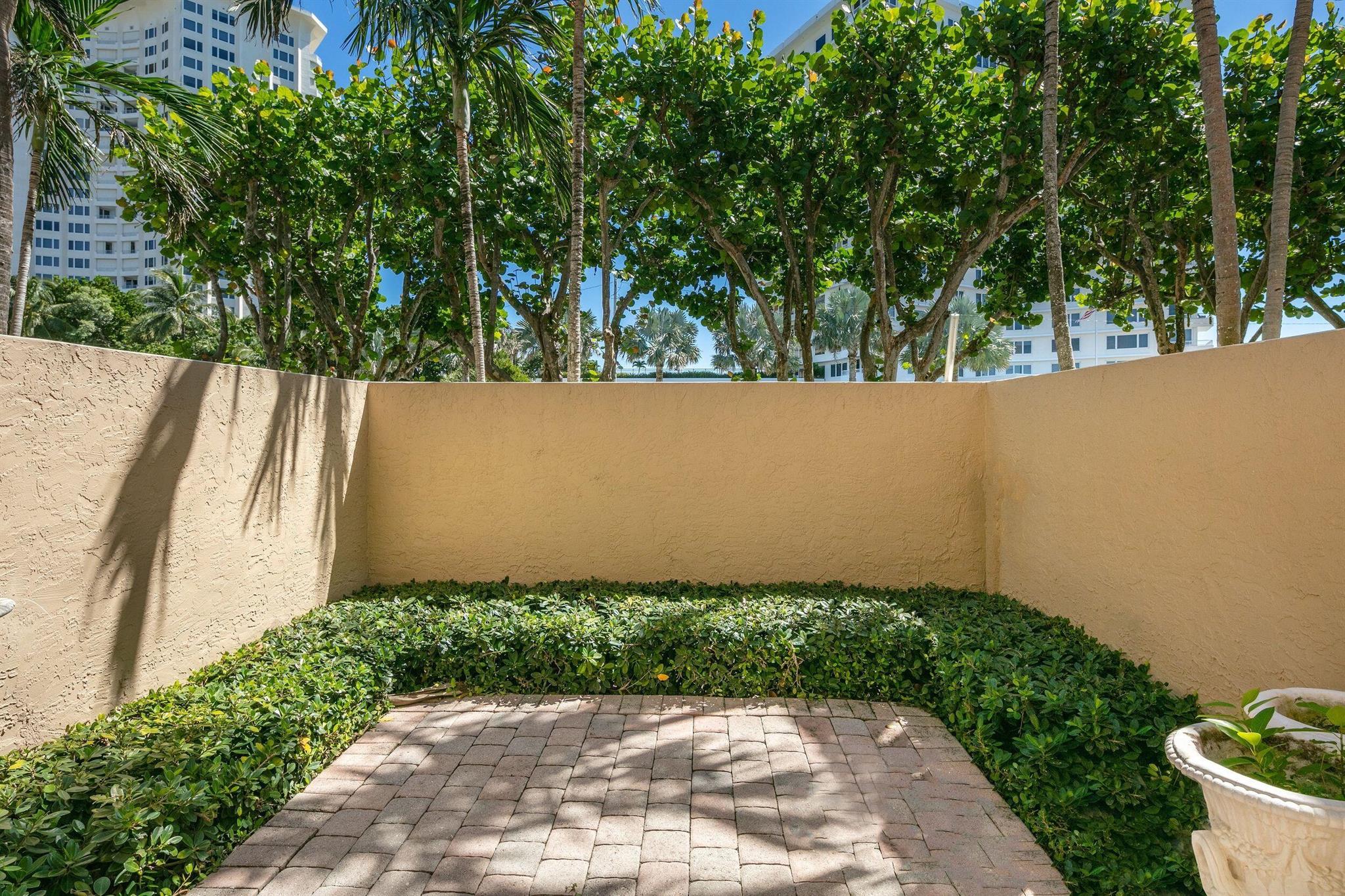 555 S Ocean Blvd #4 Boca Raton, FL 33432