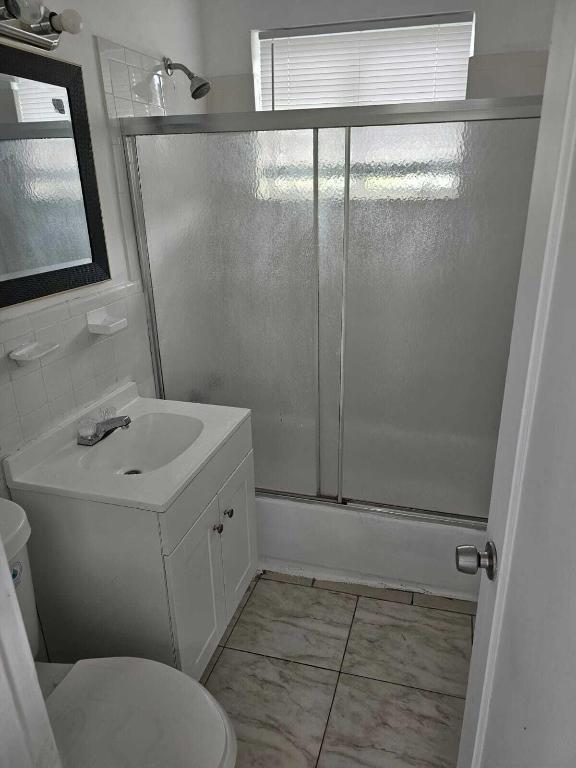 630 84th St #28 Miami Beach, FL 33141