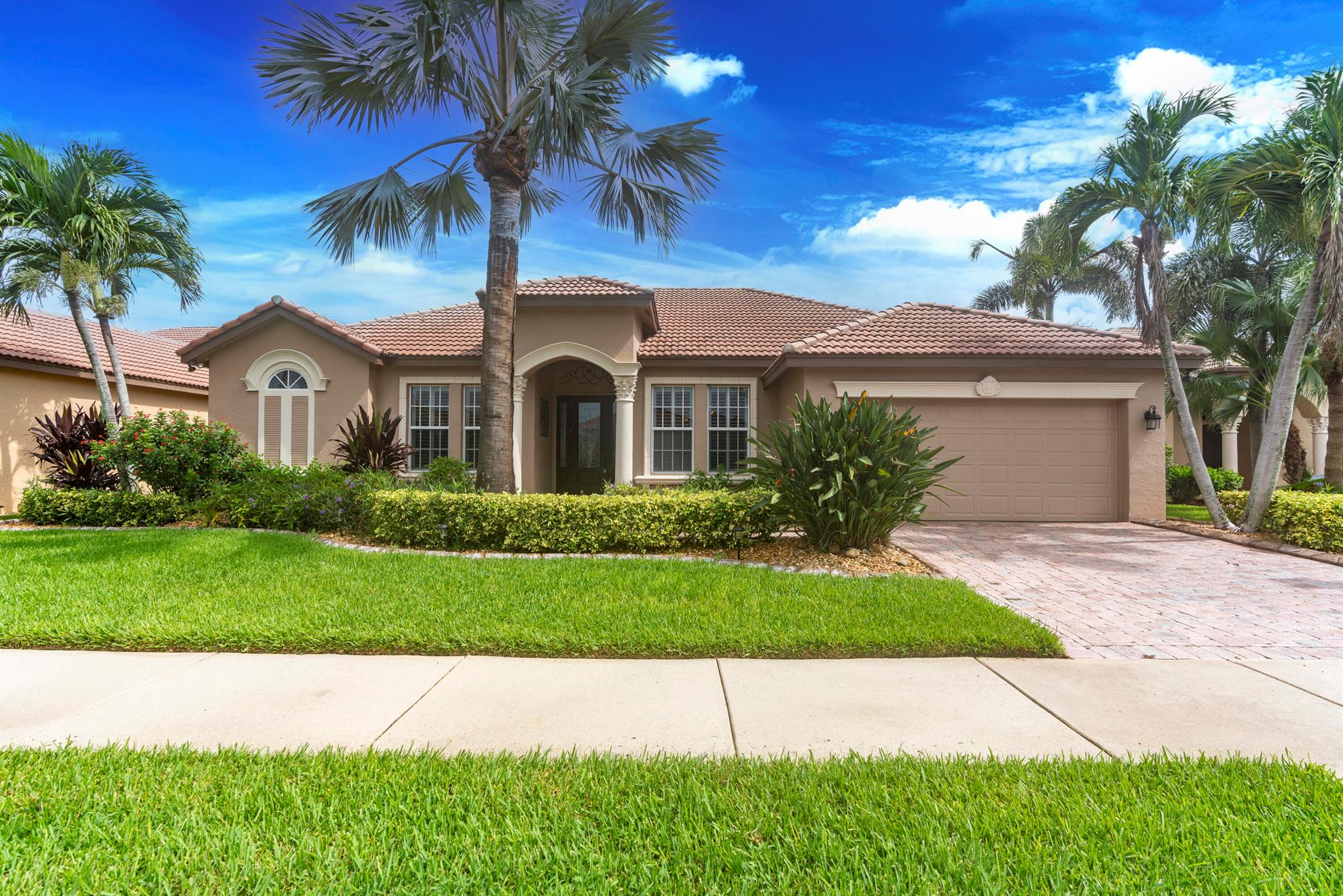 918 SW Grand Reserves Blvd