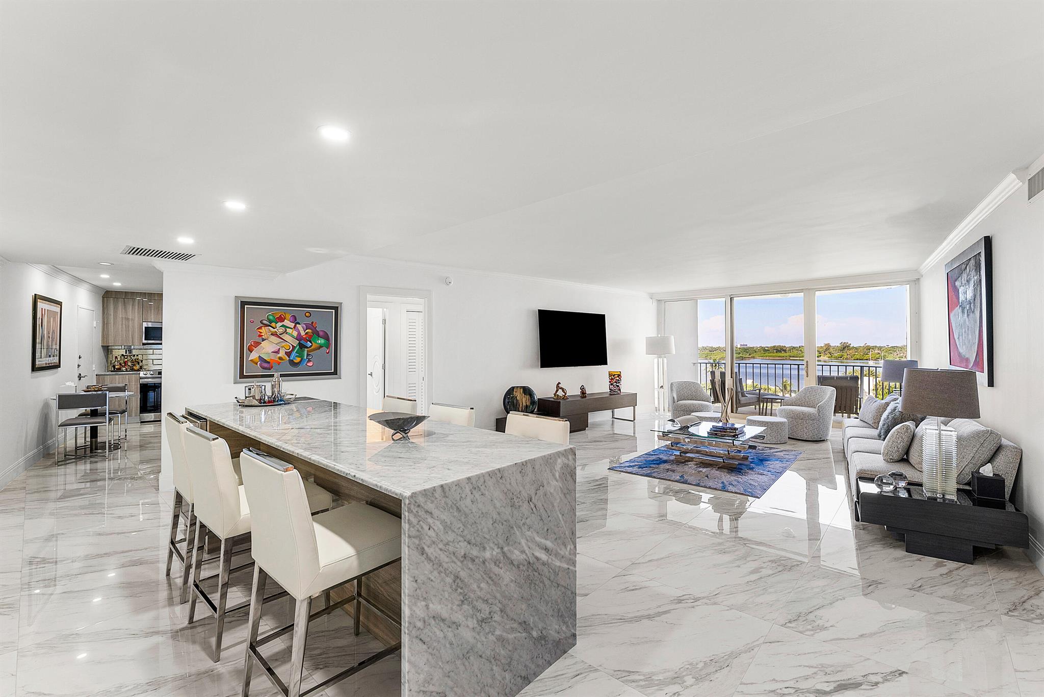2295 S Ocean Blvd #714