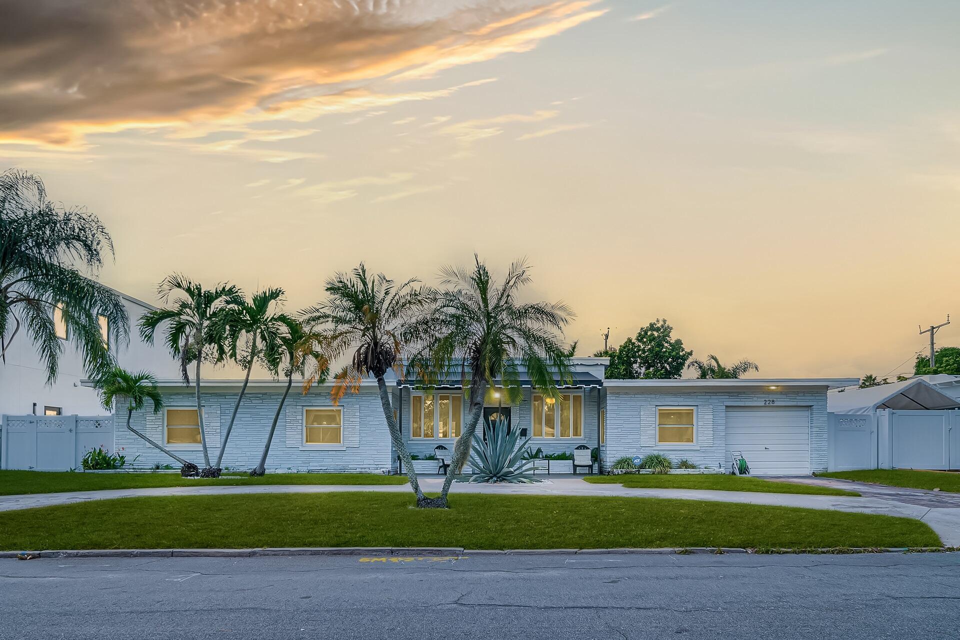 228 Santa Lucia Dr