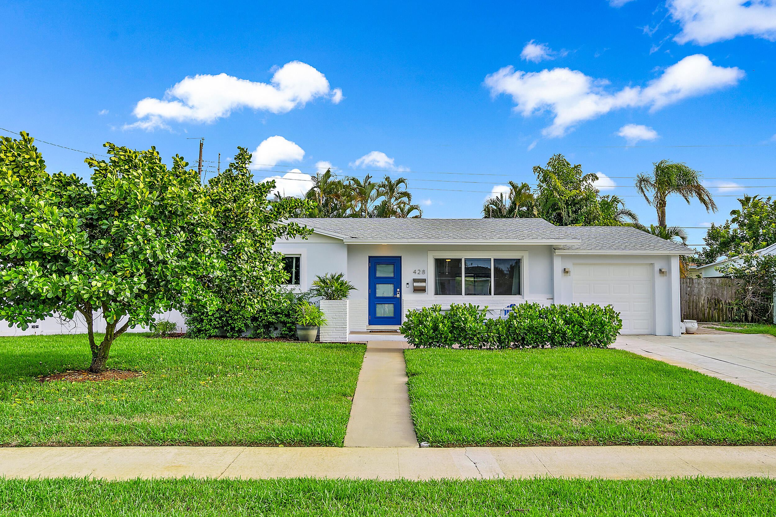 428 Ebbtide Dr