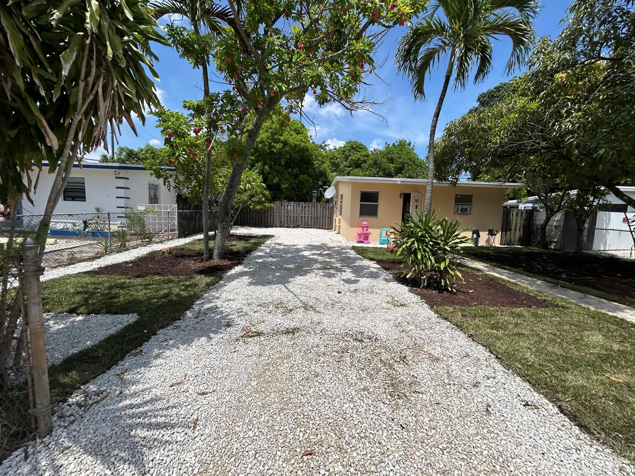 1563 NW 10th Pl