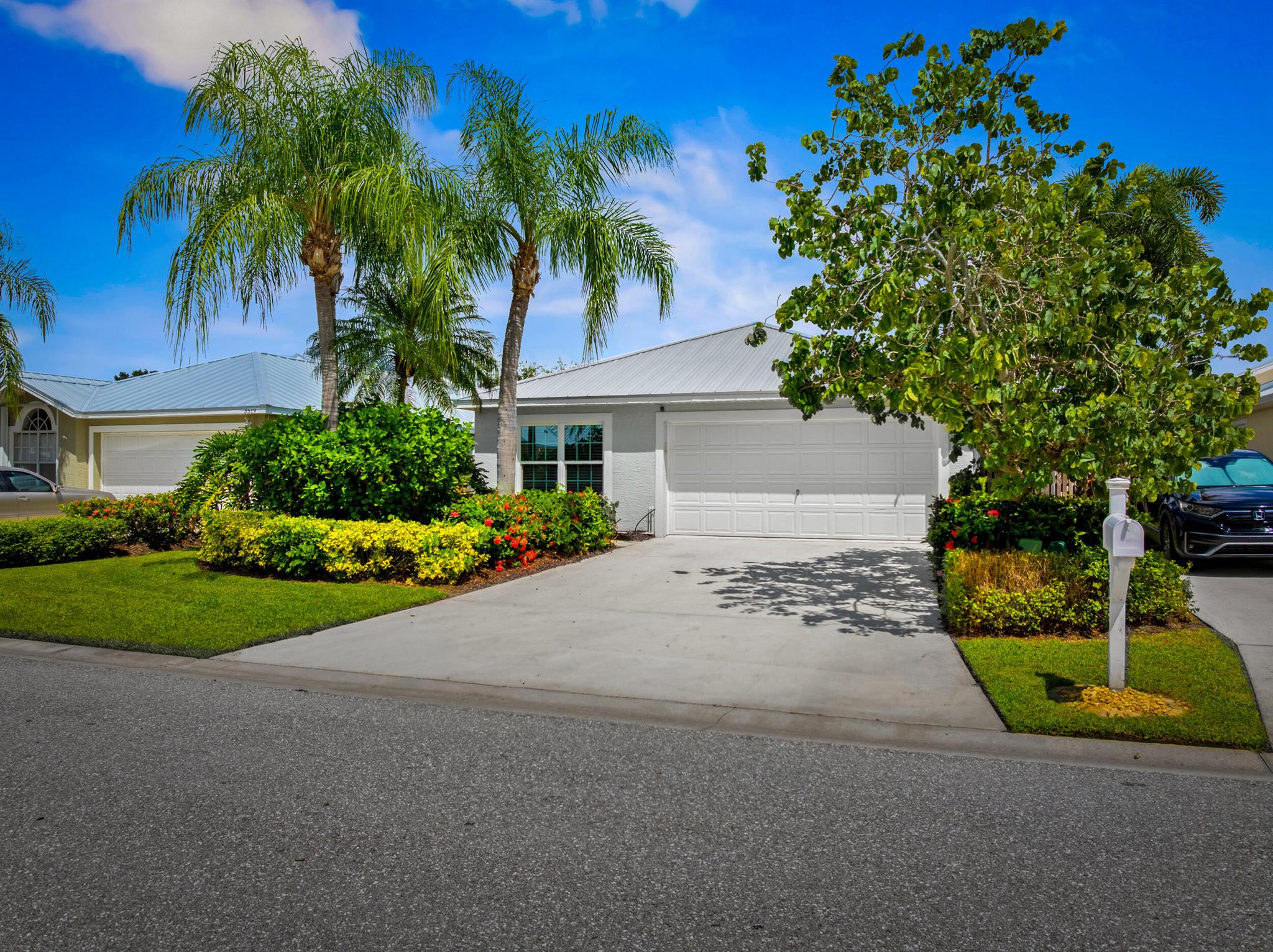 3525 SW Coco Palm Dr