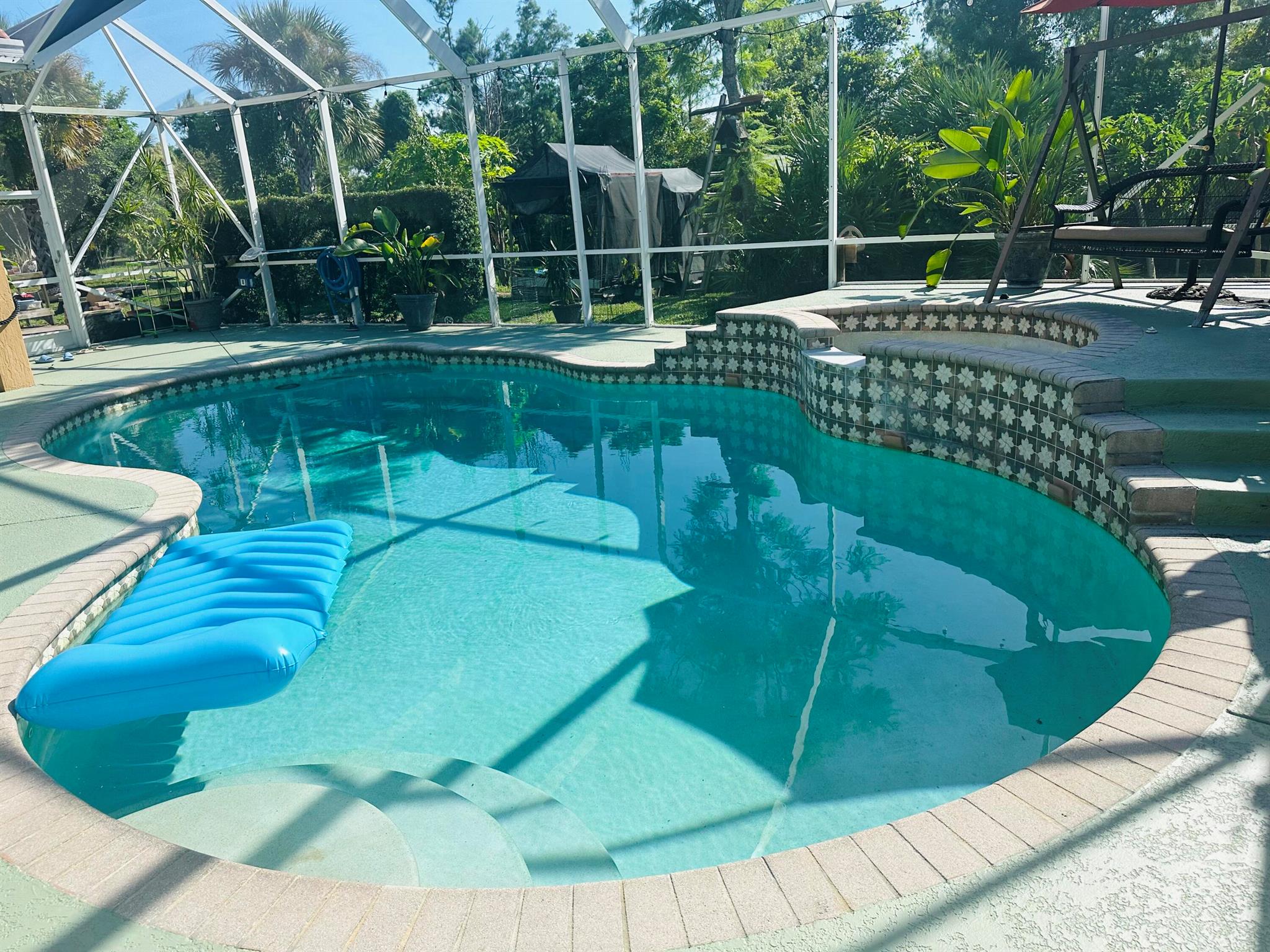 3769 Victoria Rd