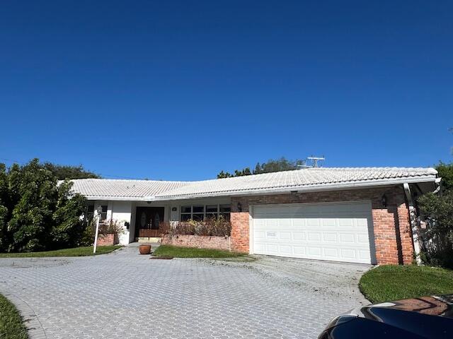 200 Walton Heath Dr