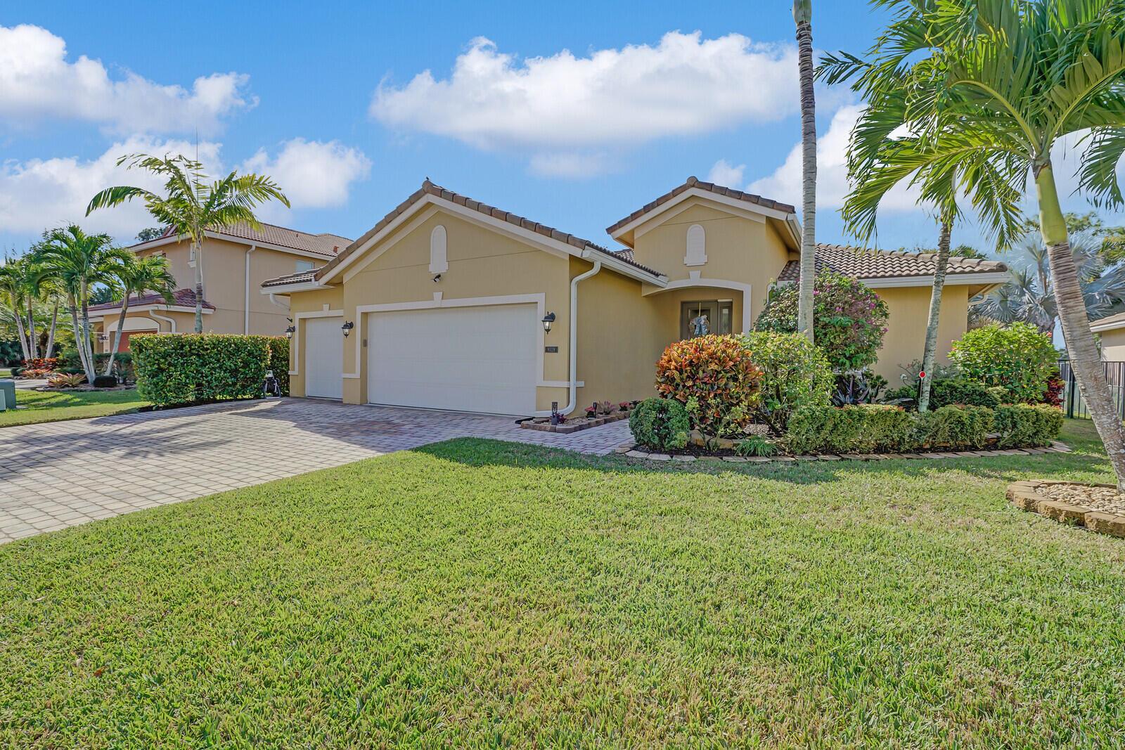 9328 Silent Oak Cir