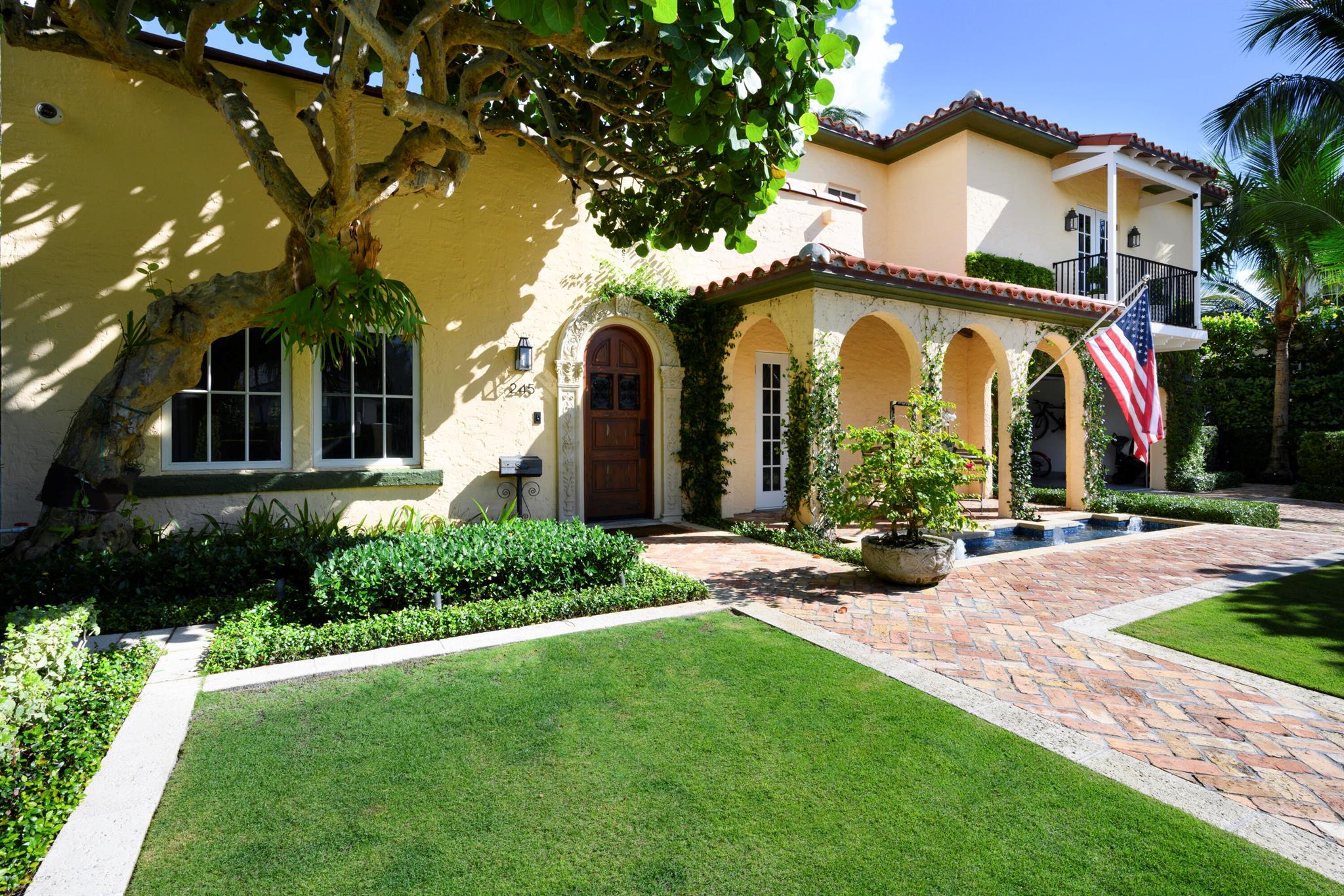 245 Murray Rd West Palm Beach, FL 33405