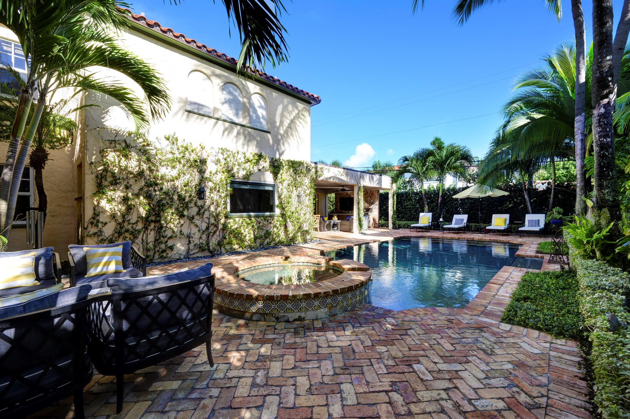 245 Murray Rd West Palm Beach, FL 33405