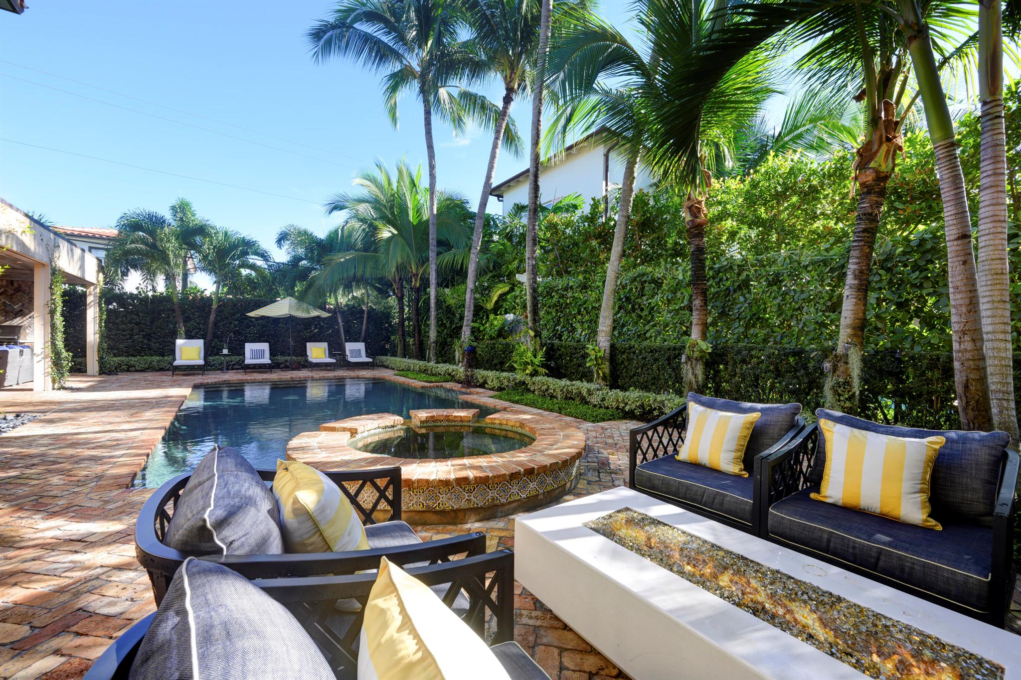 245 Murray Rd West Palm Beach, FL 33405