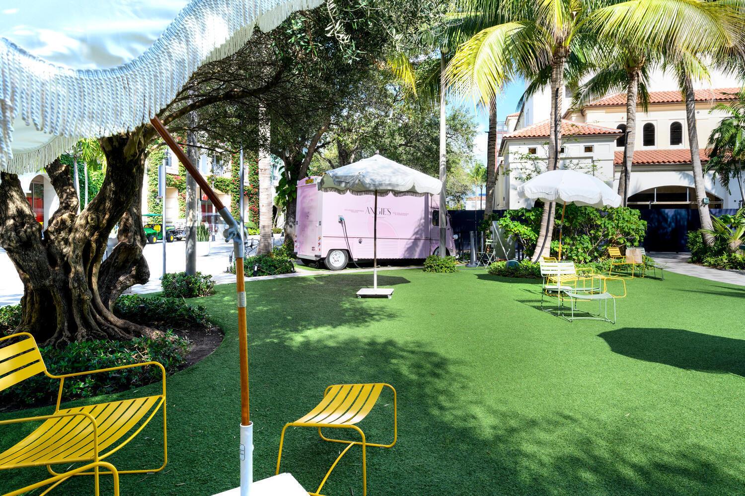 245 Murray Rd West Palm Beach, FL 33405