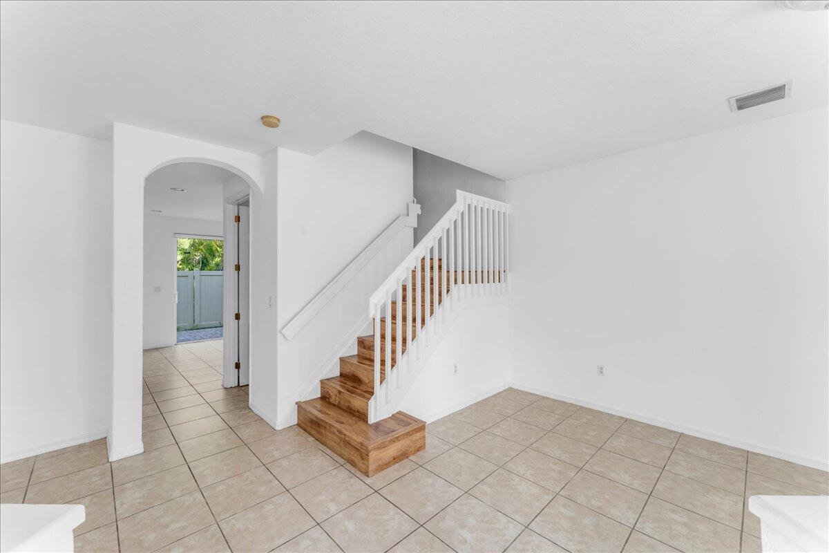 151 Lake Monterey Cir