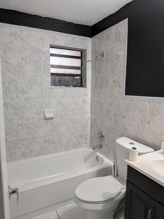 2900 NW 10th Ct Fort Lauderdale, FL 33311