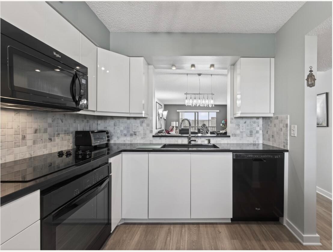 7290 Kinghurst Dr 703rd