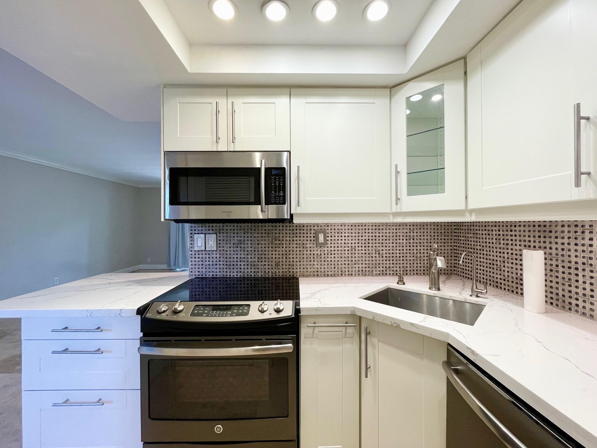 1535 SE 15th #109 Fort Lauderdale, FL 33316