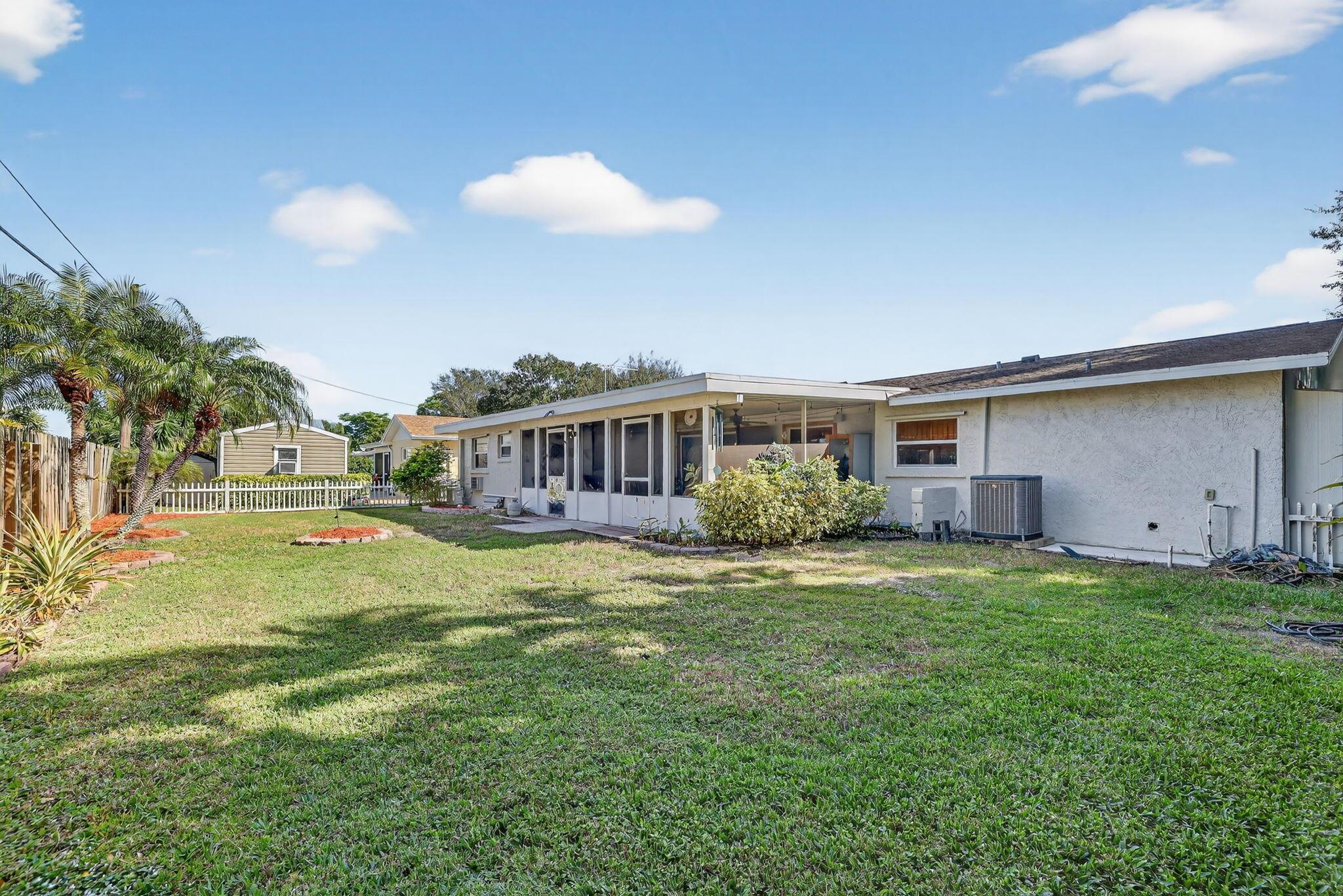 1769 SE Madison St Stuart, FL 34997