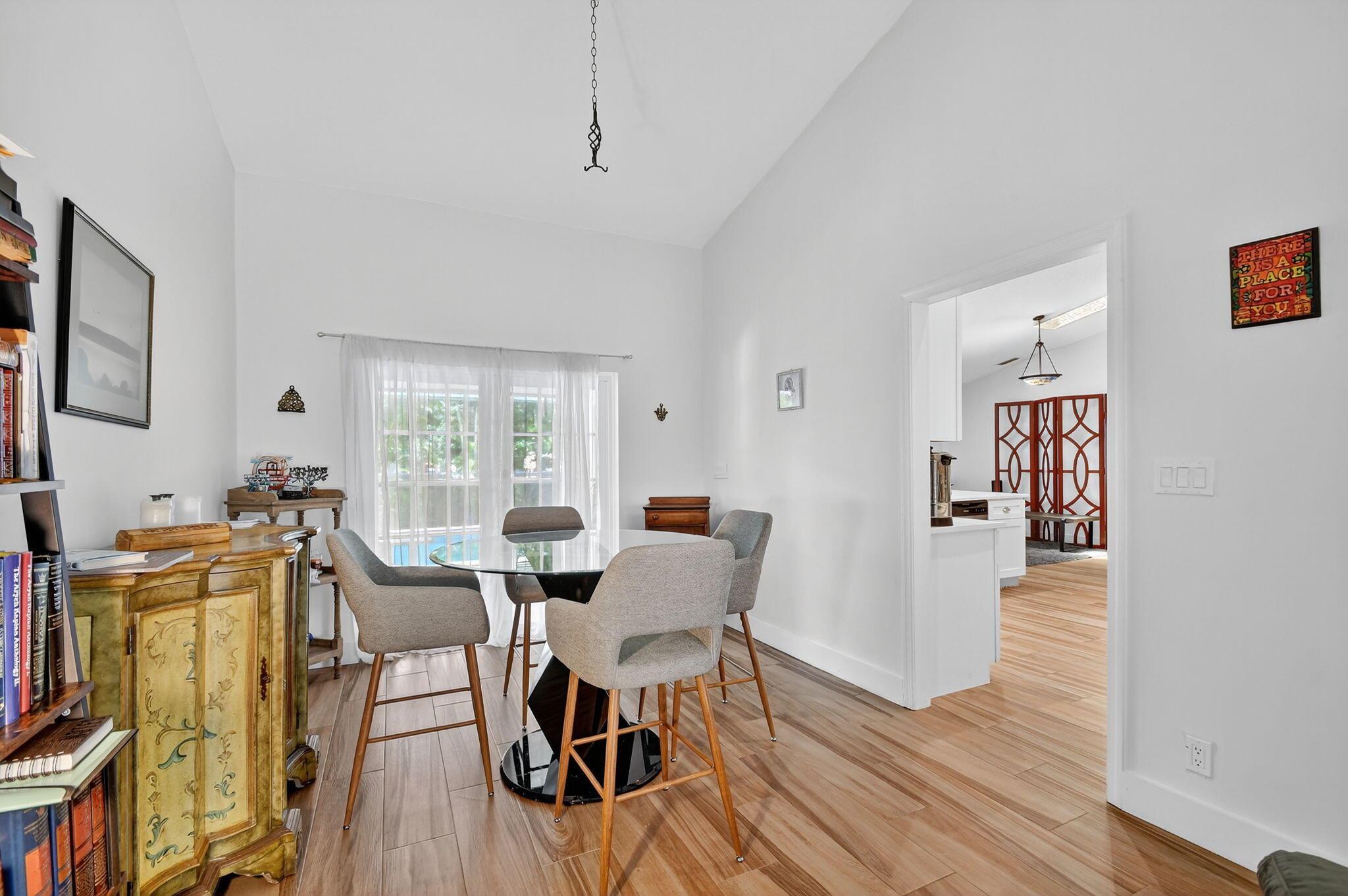 2700 Yarmouth Dr Wellington, FL 33414