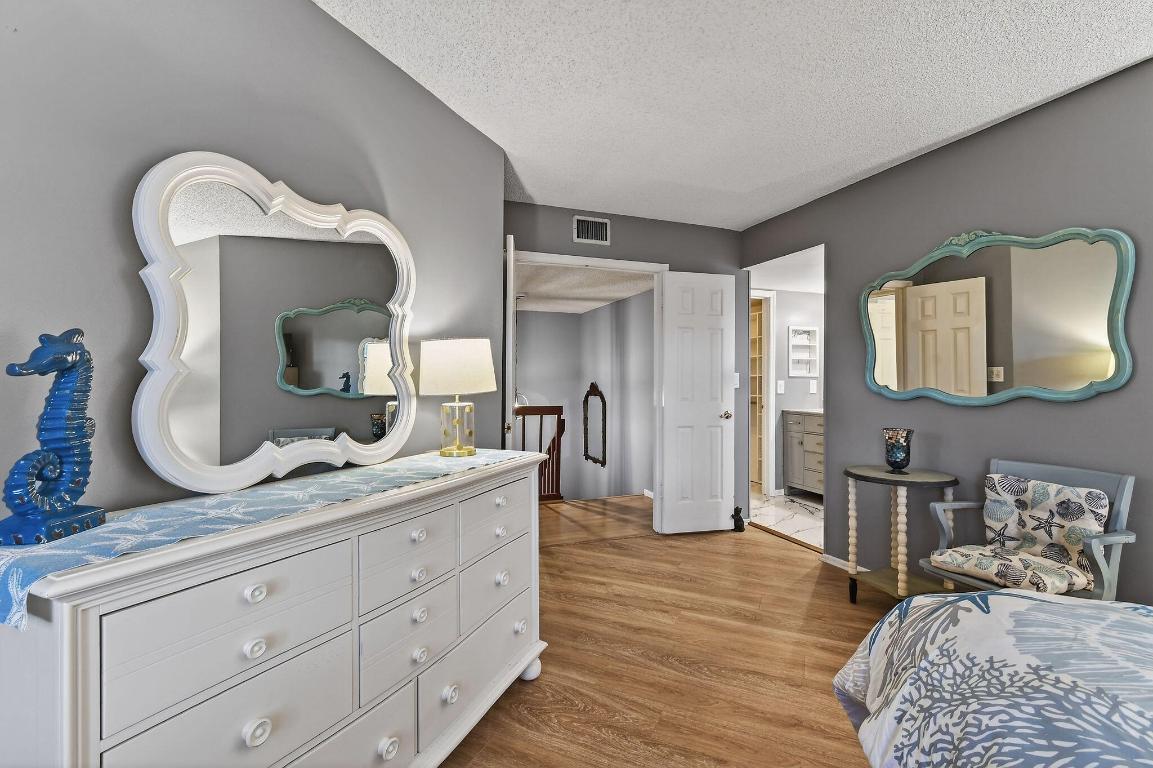 170 Seabreeze Jupiter, FL 33477