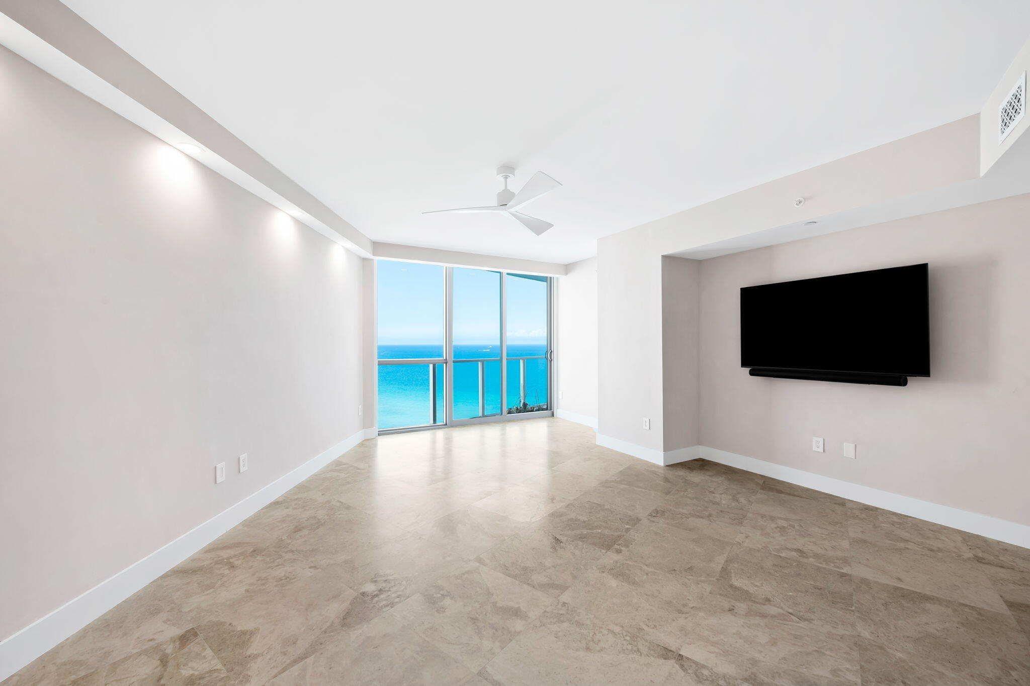3101 S Ocean #1807 Hollywood, FL 33019
