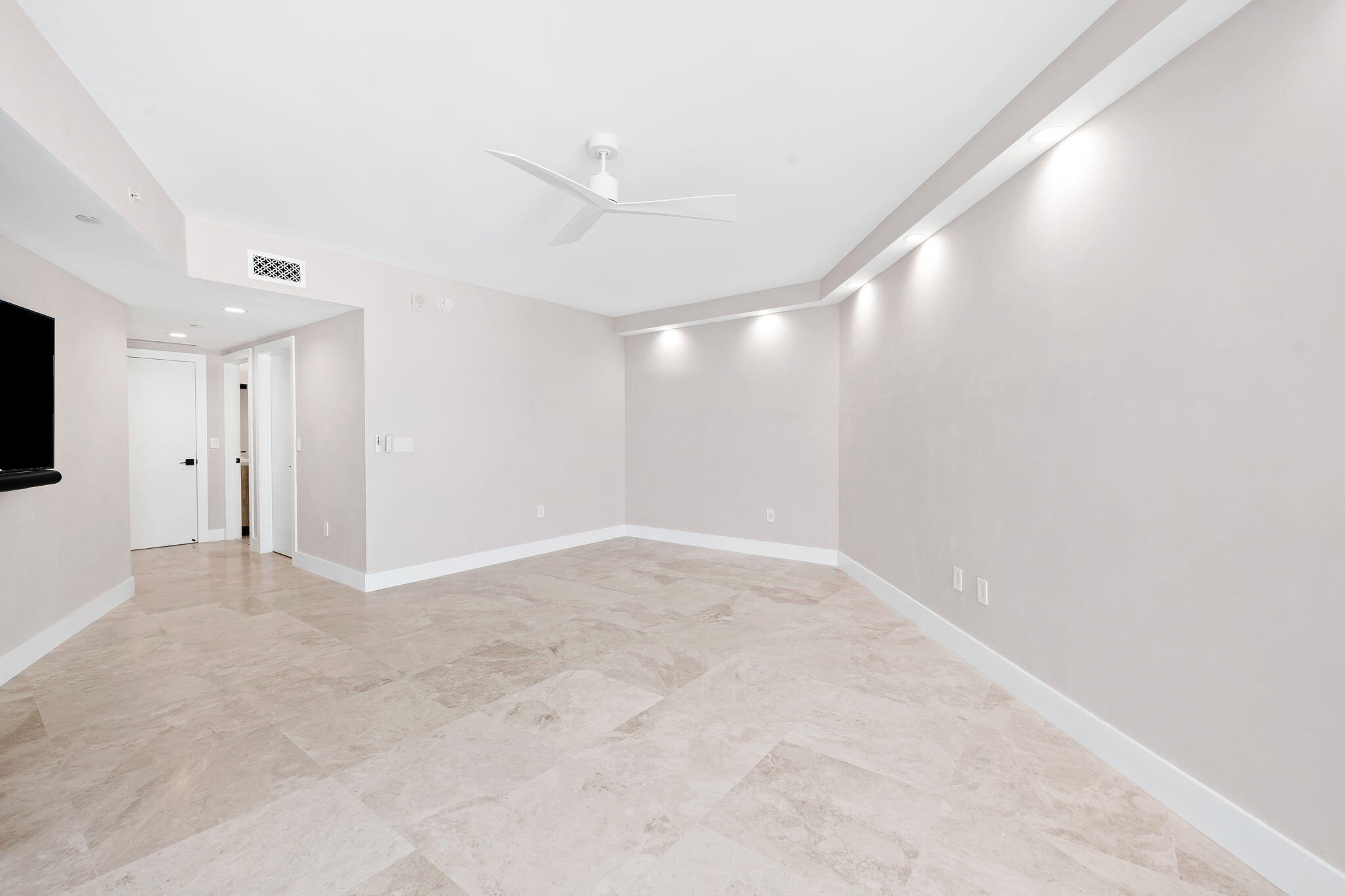 3101 S Ocean #1807 Hollywood, FL 33019