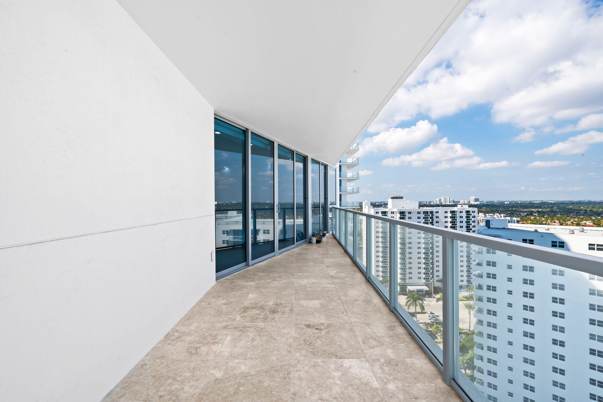 3101 S Ocean #1807 Hollywood, FL 33019