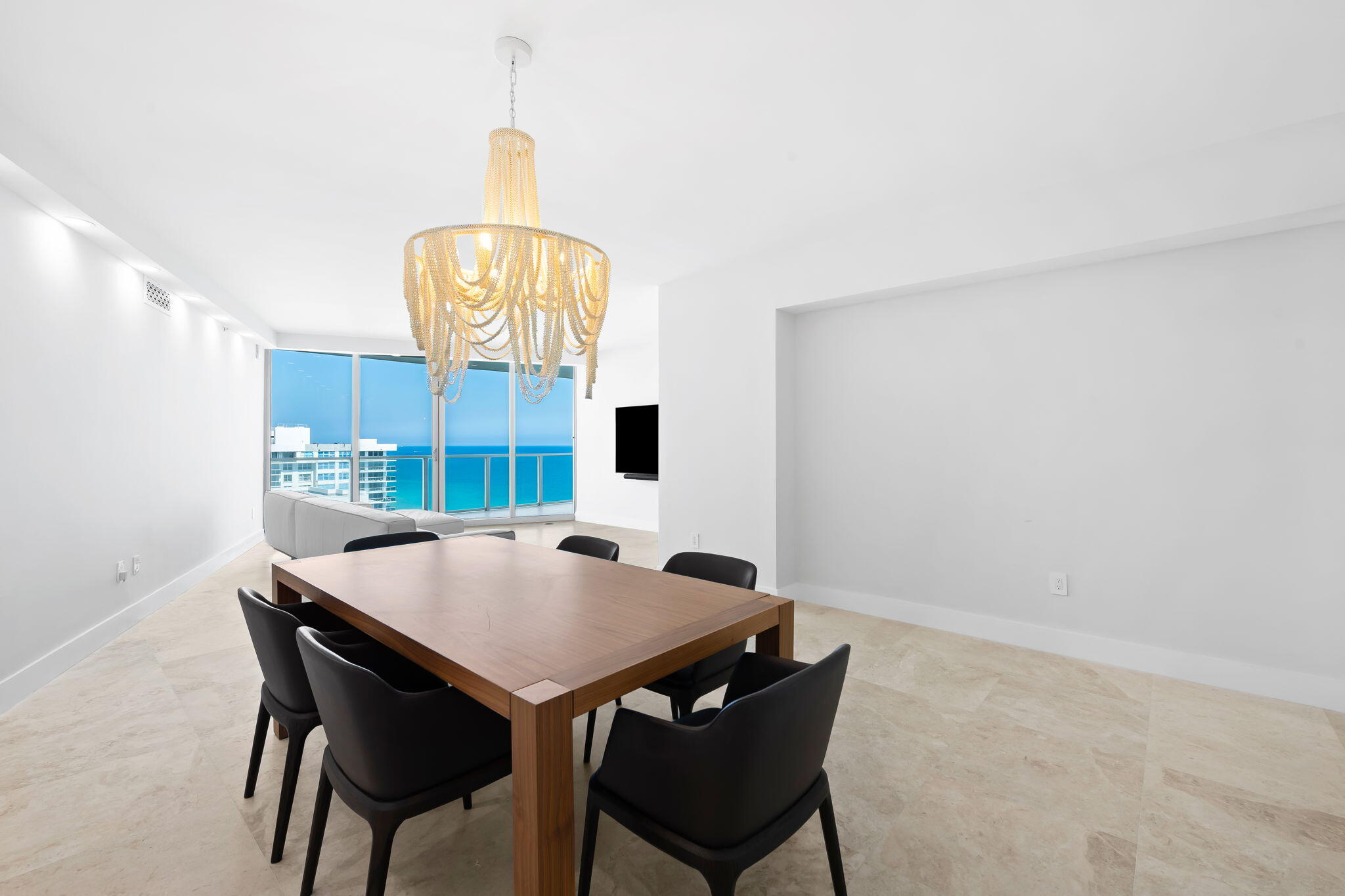 3101 S Ocean #1807 Hollywood, FL 33019