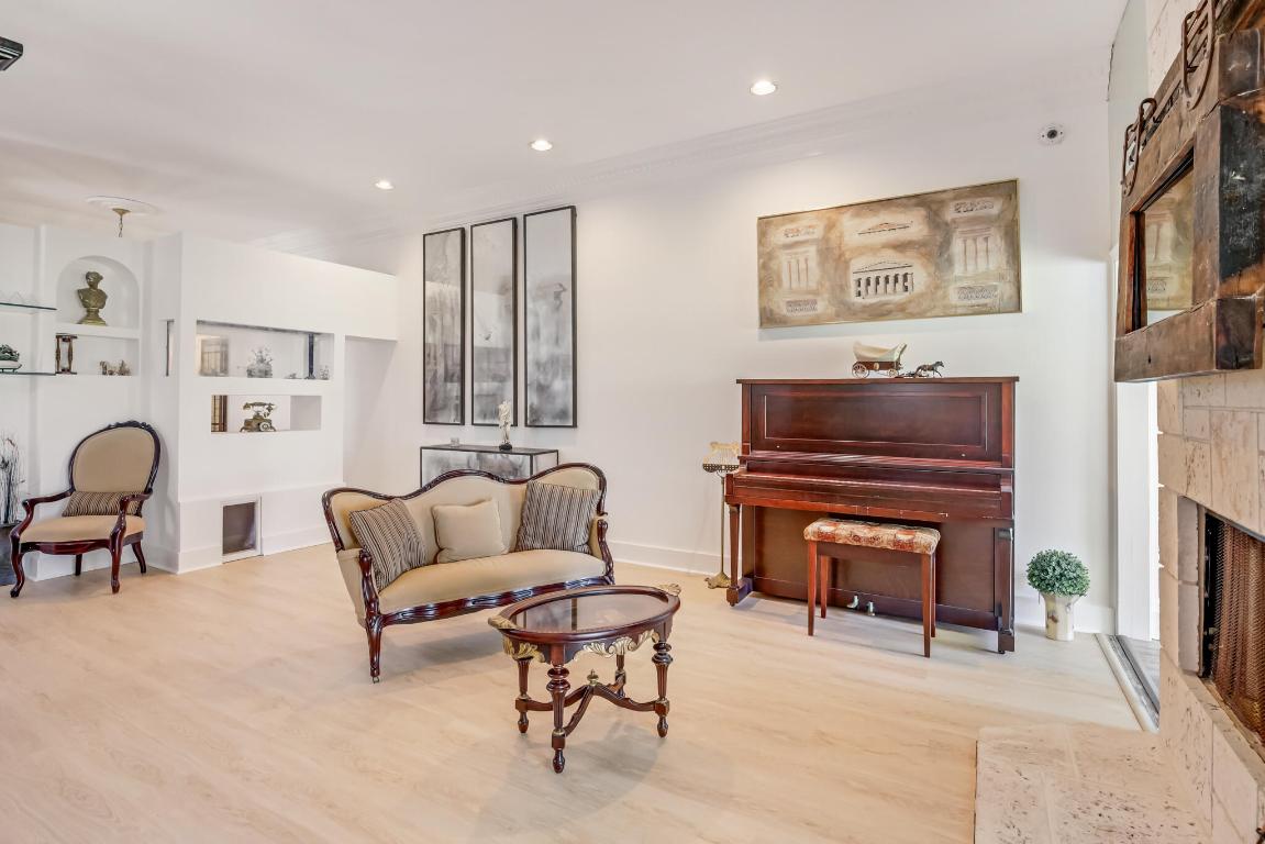 6590 Fountains Lake Worth, FL 33467