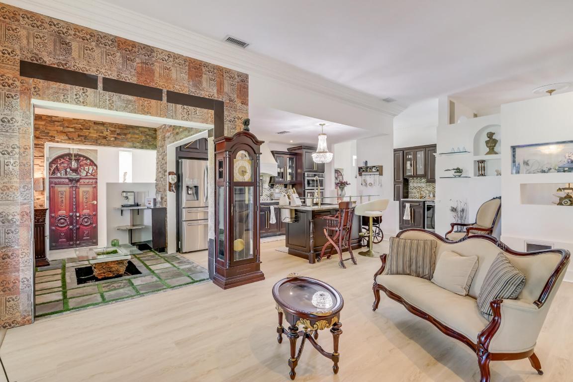 6590 Fountains Lake Worth, FL 33467