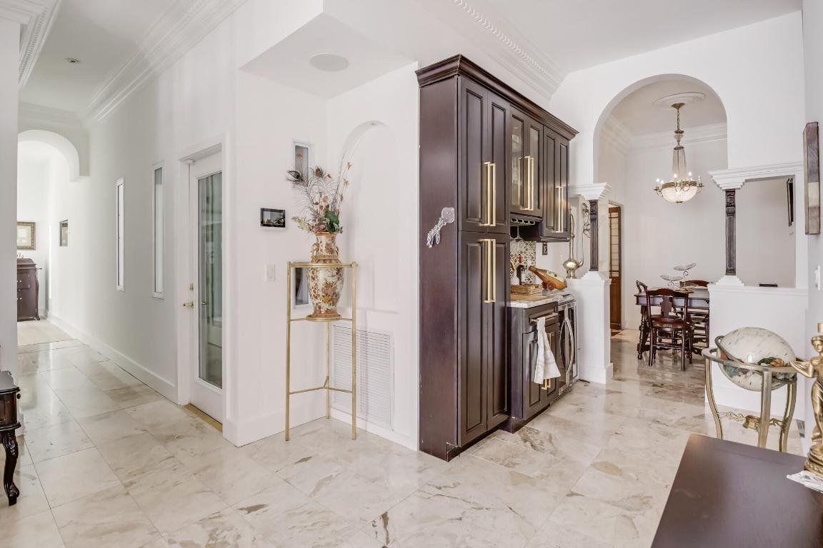 6590 Fountains Lake Worth, FL 33467