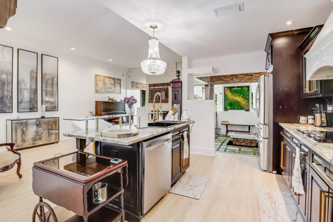 6590 Fountains Lake Worth, FL 33467