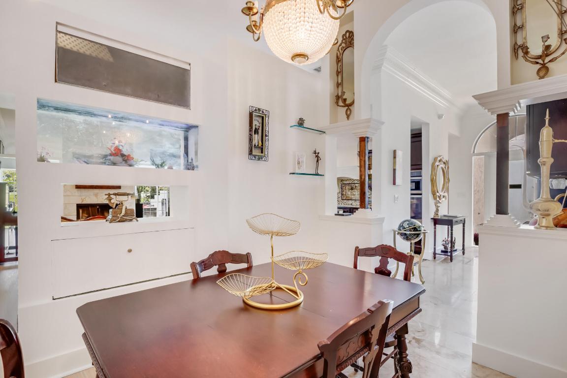 6590 Fountains Lake Worth, FL 33467