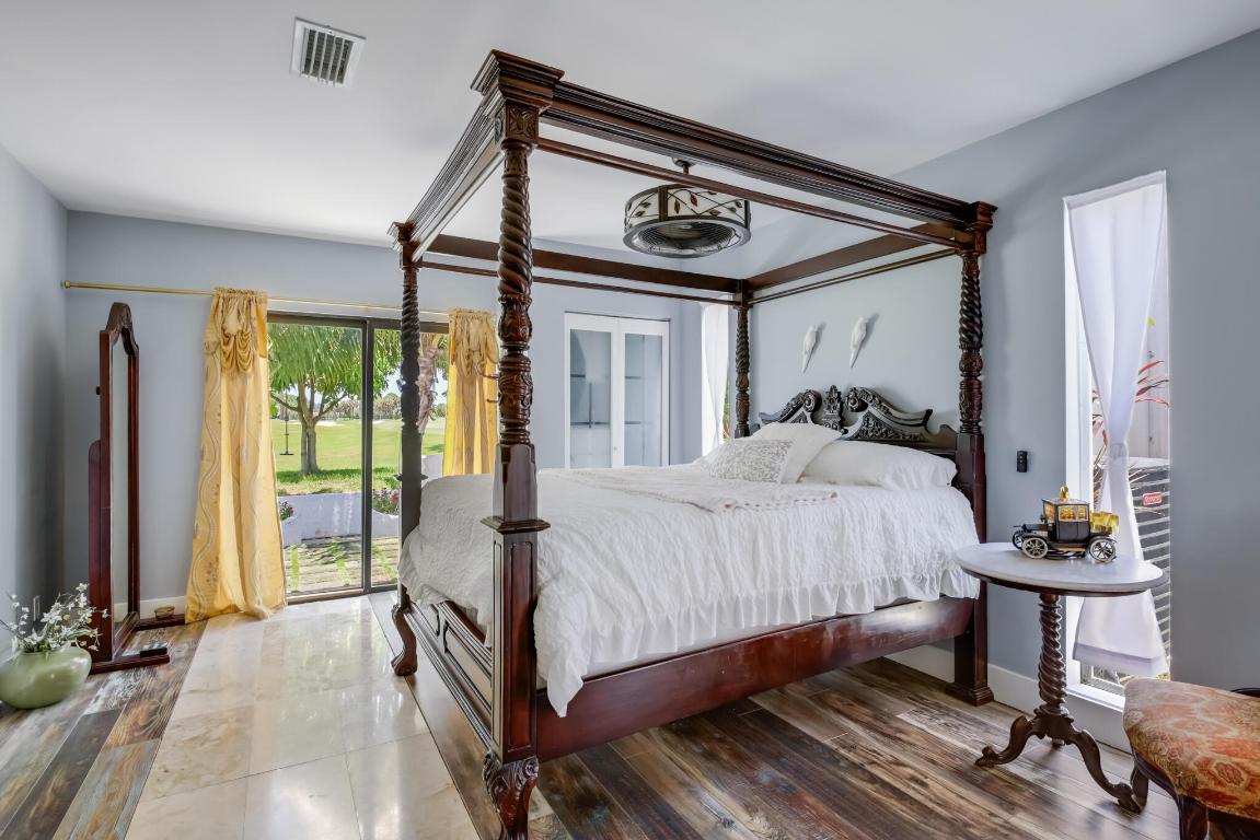 6590 Fountains Lake Worth, FL 33467