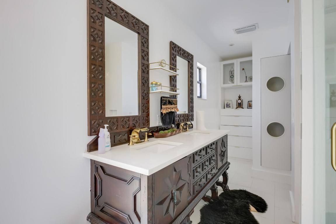 6590 Fountains Lake Worth, FL 33467