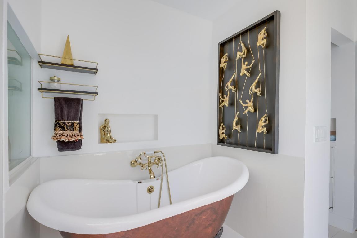 6590 Fountains Lake Worth, FL 33467