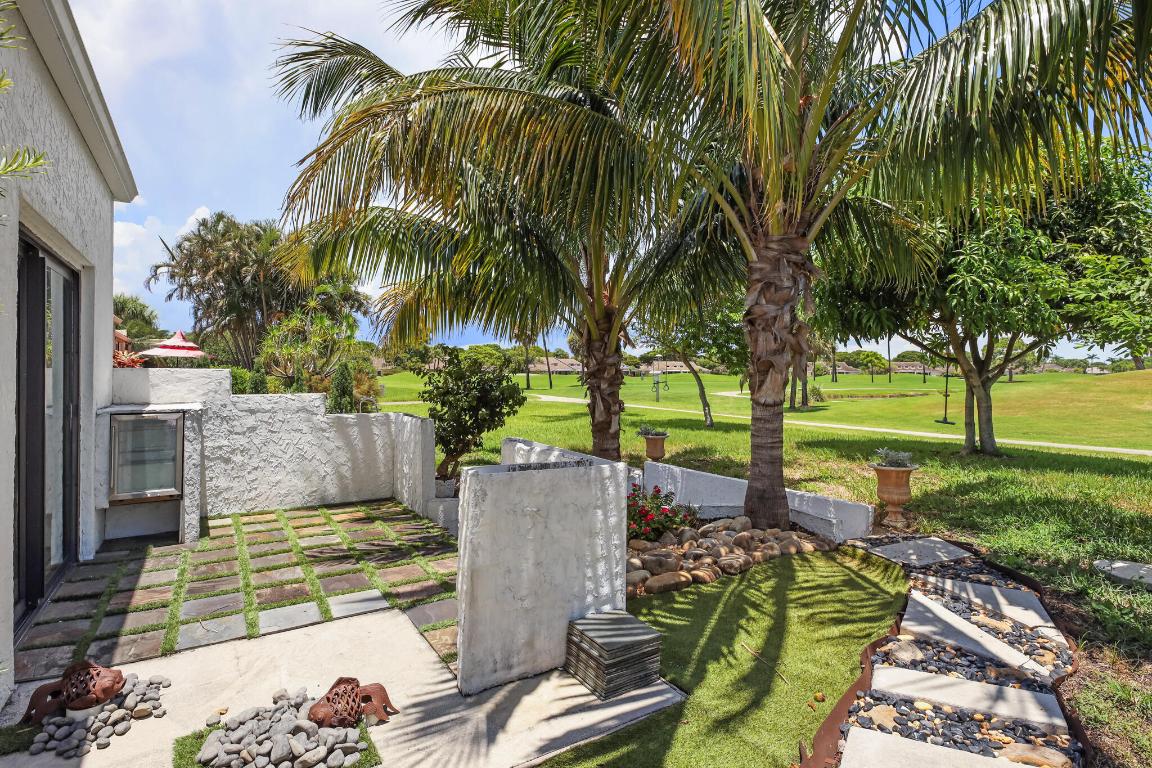 6590 Fountains Lake Worth, FL 33467