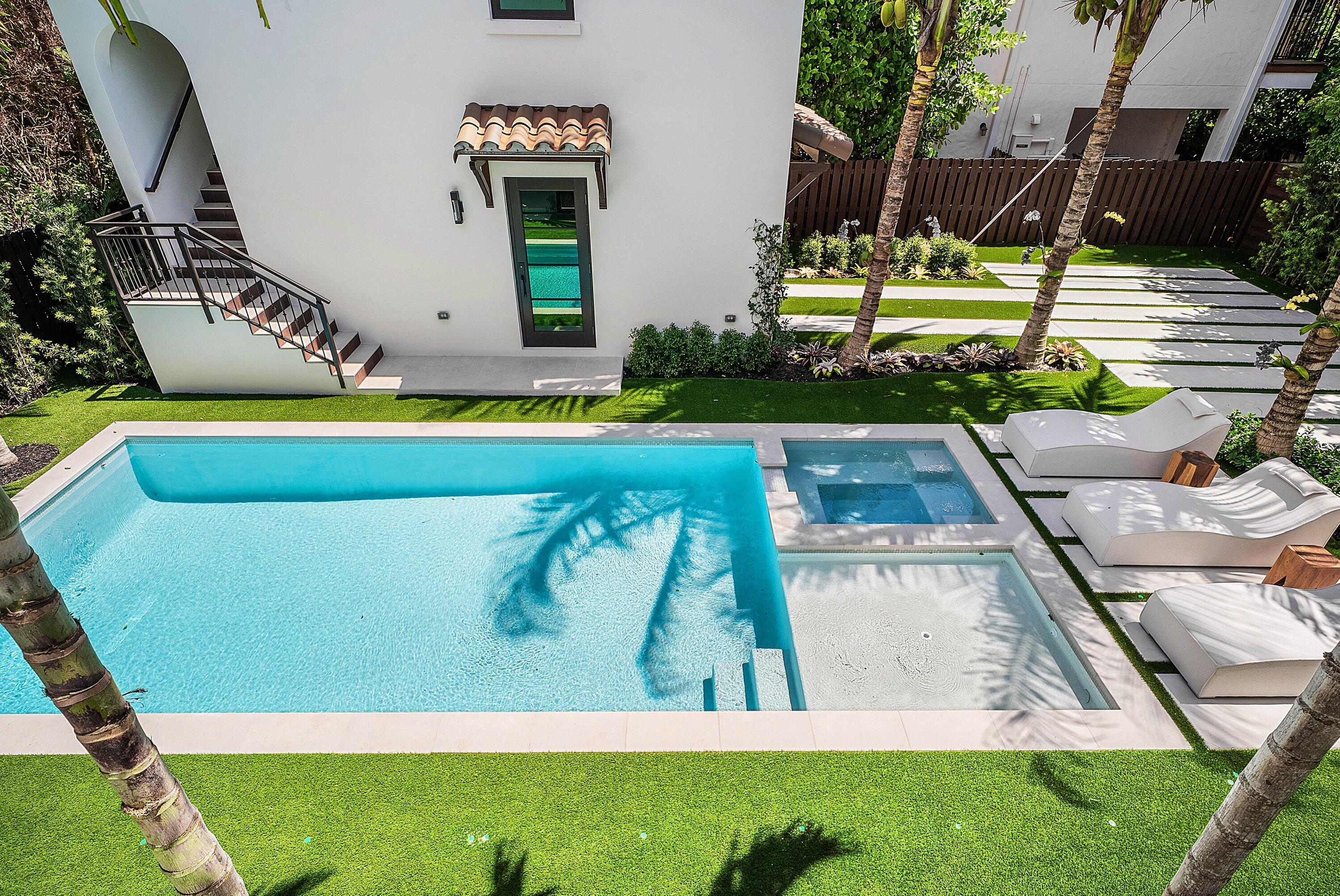 230 Pershing Way West Palm Beach, FL 33401