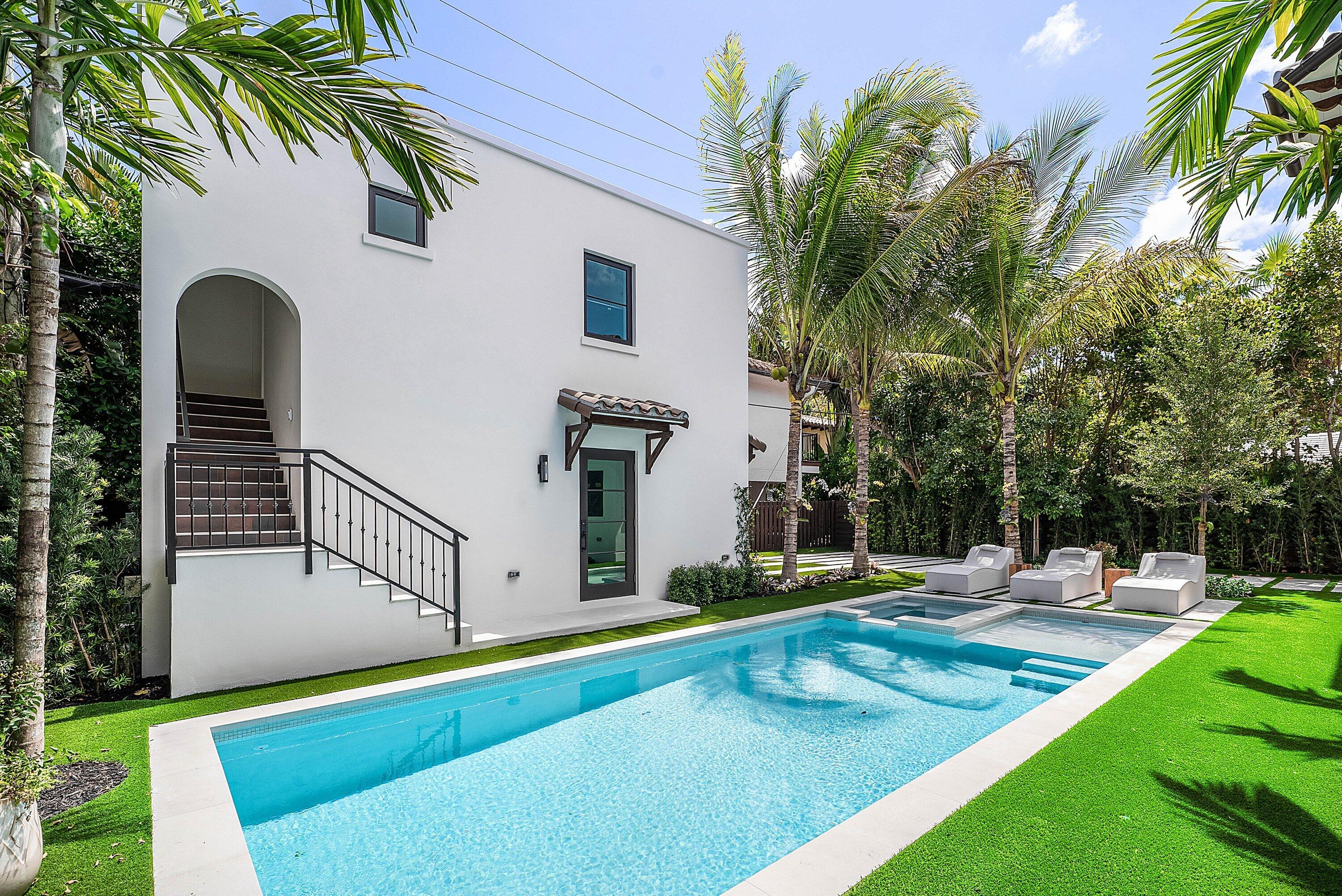 230 Pershing Way West Palm Beach, FL 33401