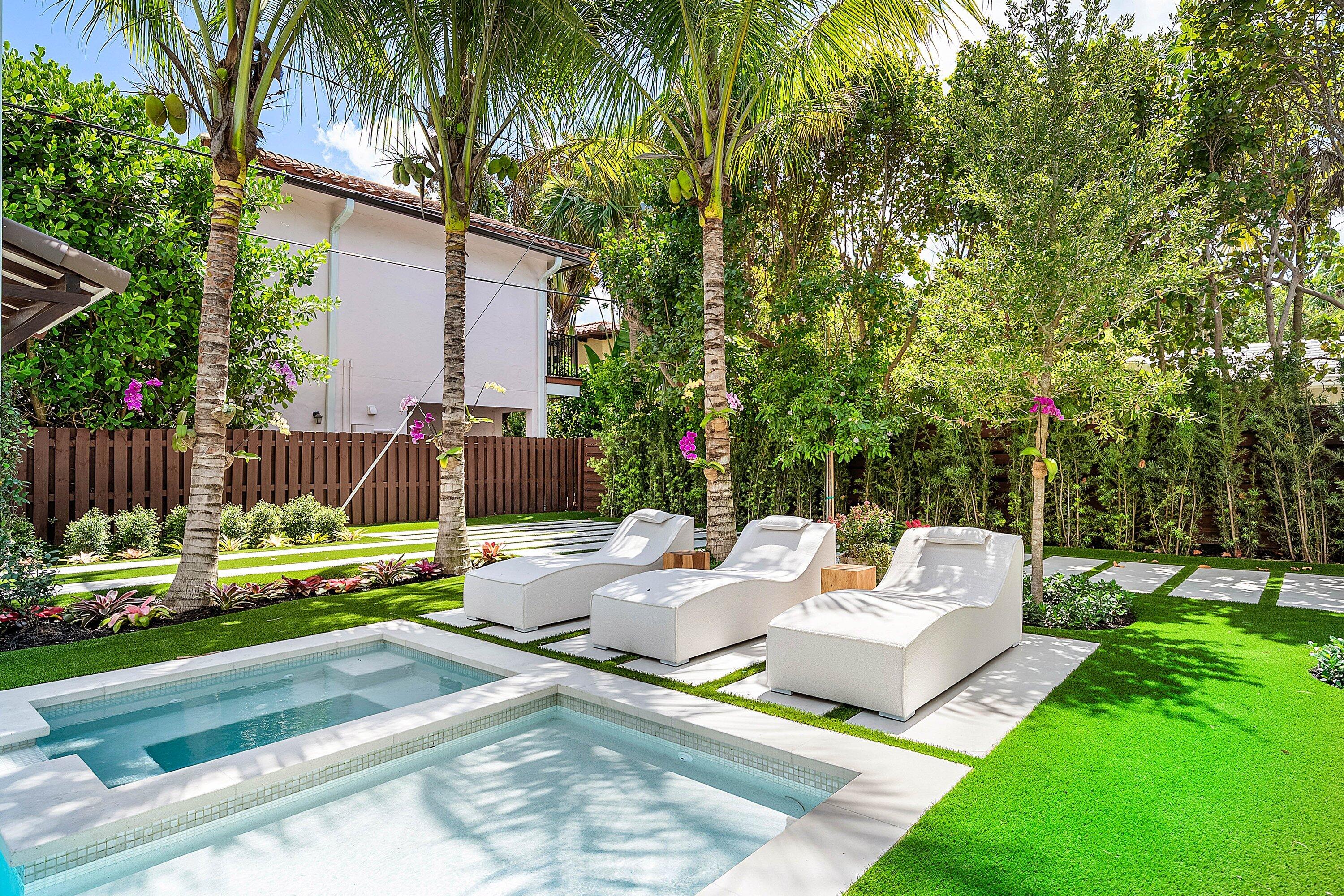230 Pershing Way West Palm Beach, FL 33401