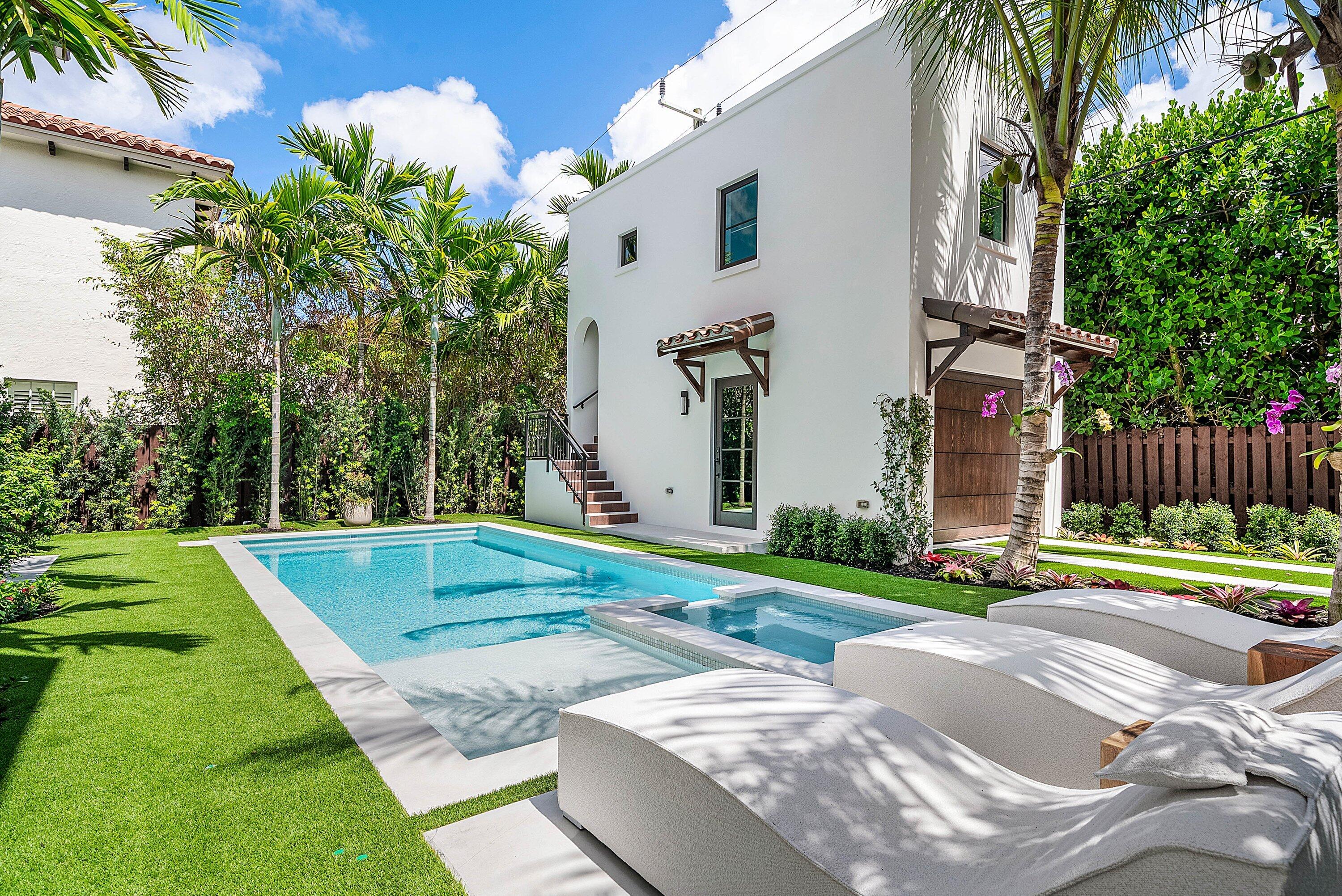 230 Pershing Way West Palm Beach, FL 33401
