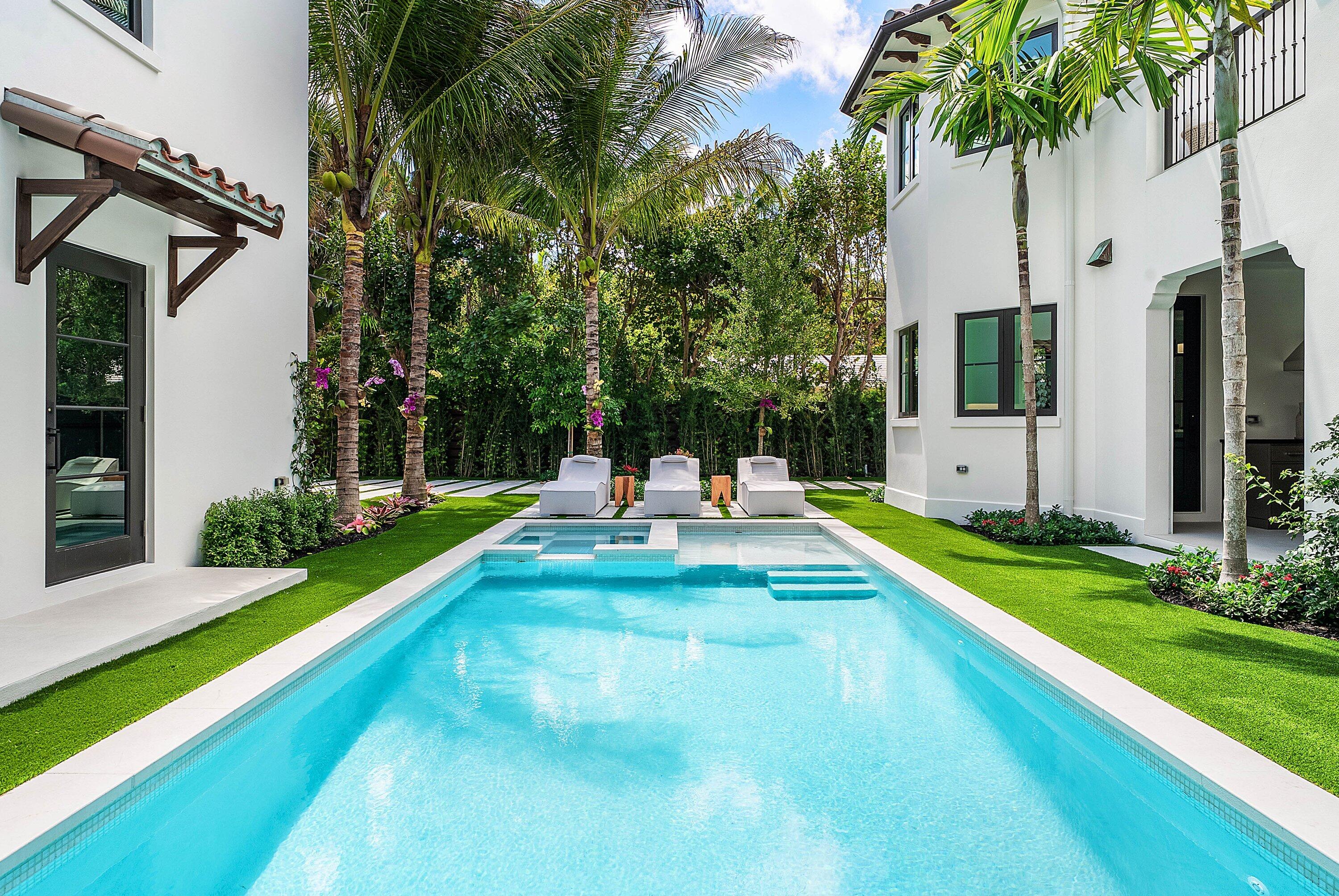 230 Pershing Way West Palm Beach, FL 33401