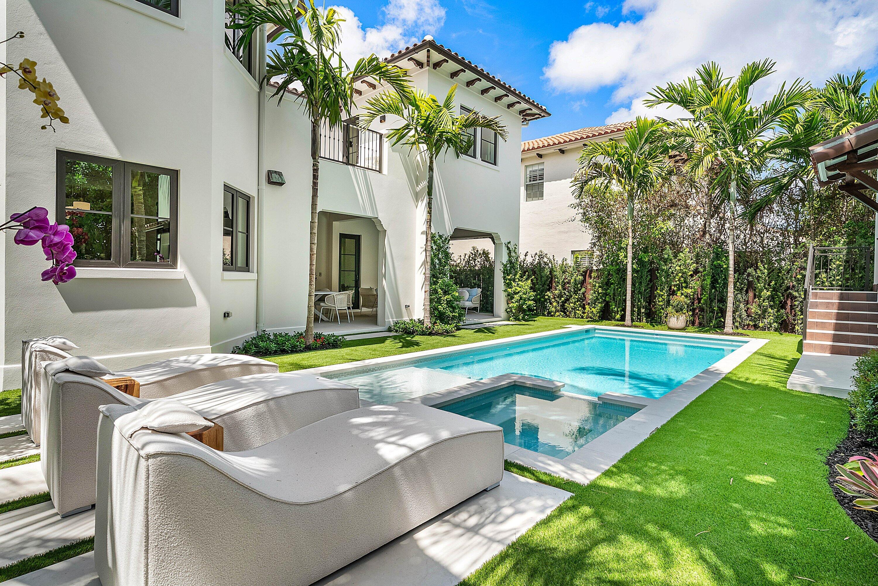 230 Pershing Way West Palm Beach, FL 33401